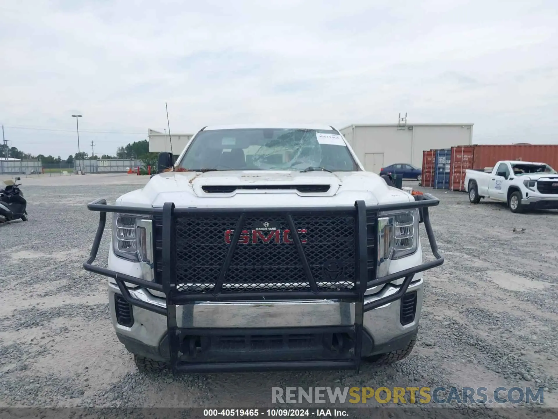 14 Photograph of a damaged car 1GT49LE77NF292961 GMC SIERRA 2500HD 2022