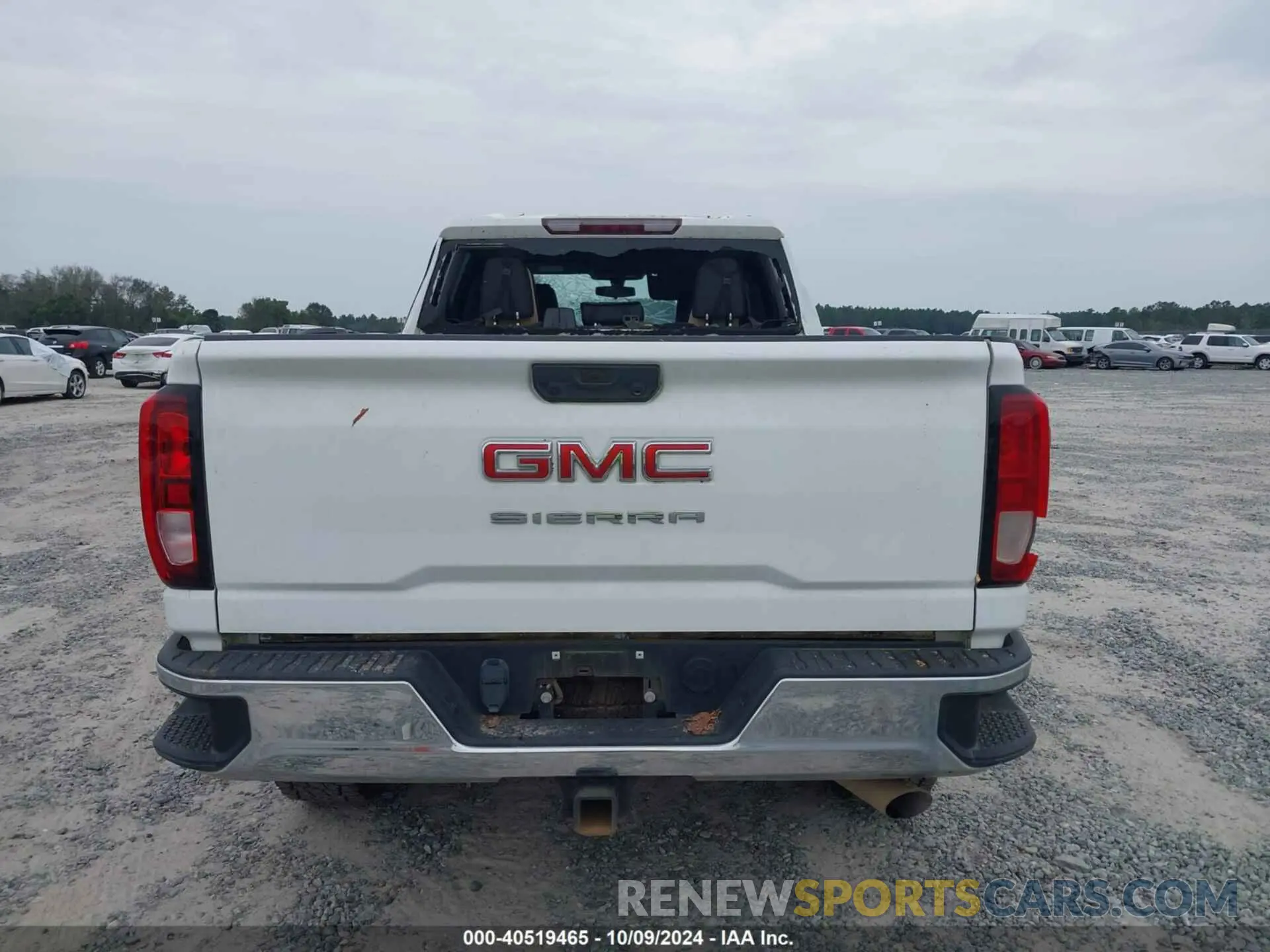17 Photograph of a damaged car 1GT49LE77NF292961 GMC SIERRA 2500HD 2022