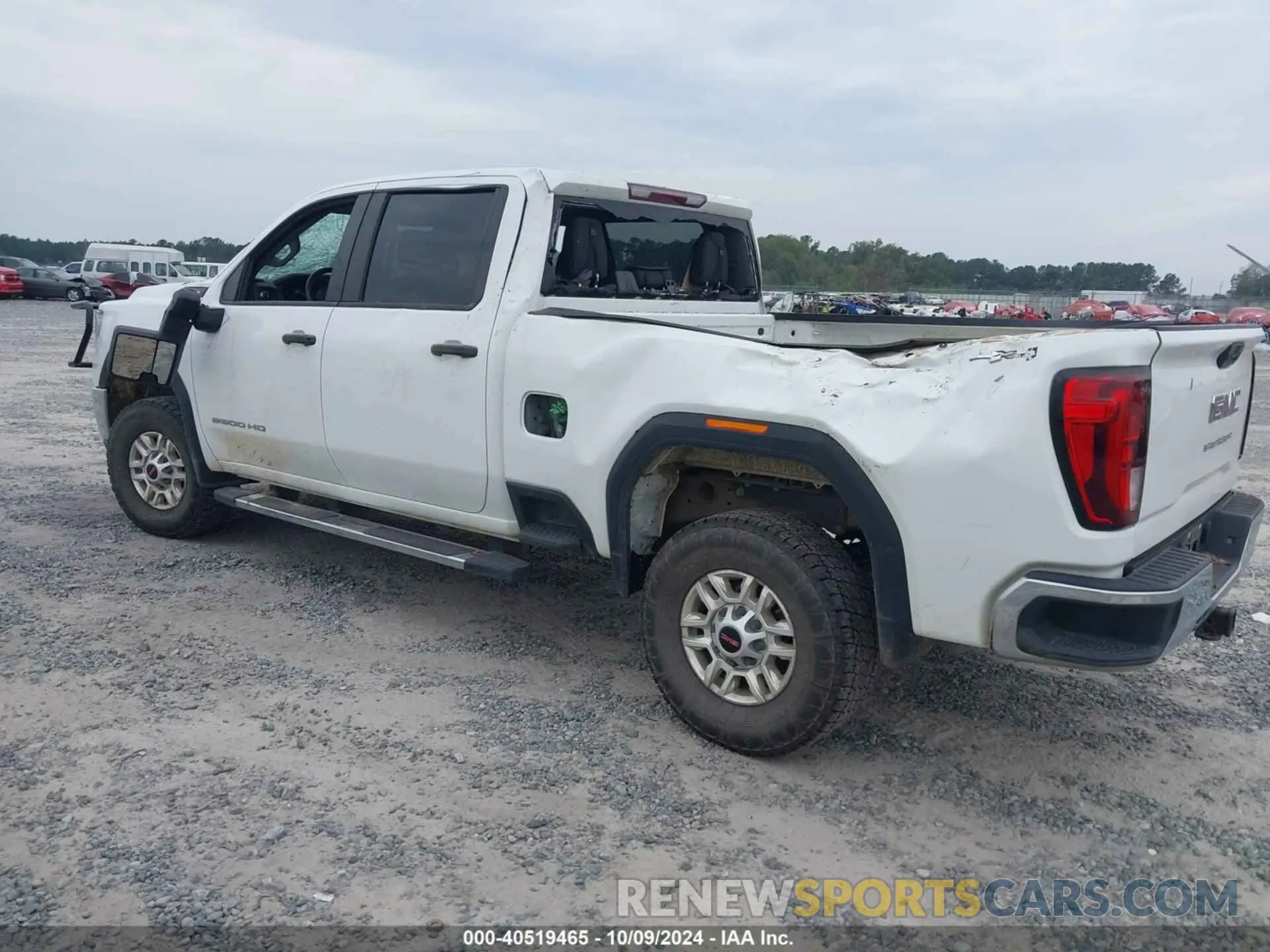 3 Photograph of a damaged car 1GT49LE77NF292961 GMC SIERRA 2500HD 2022