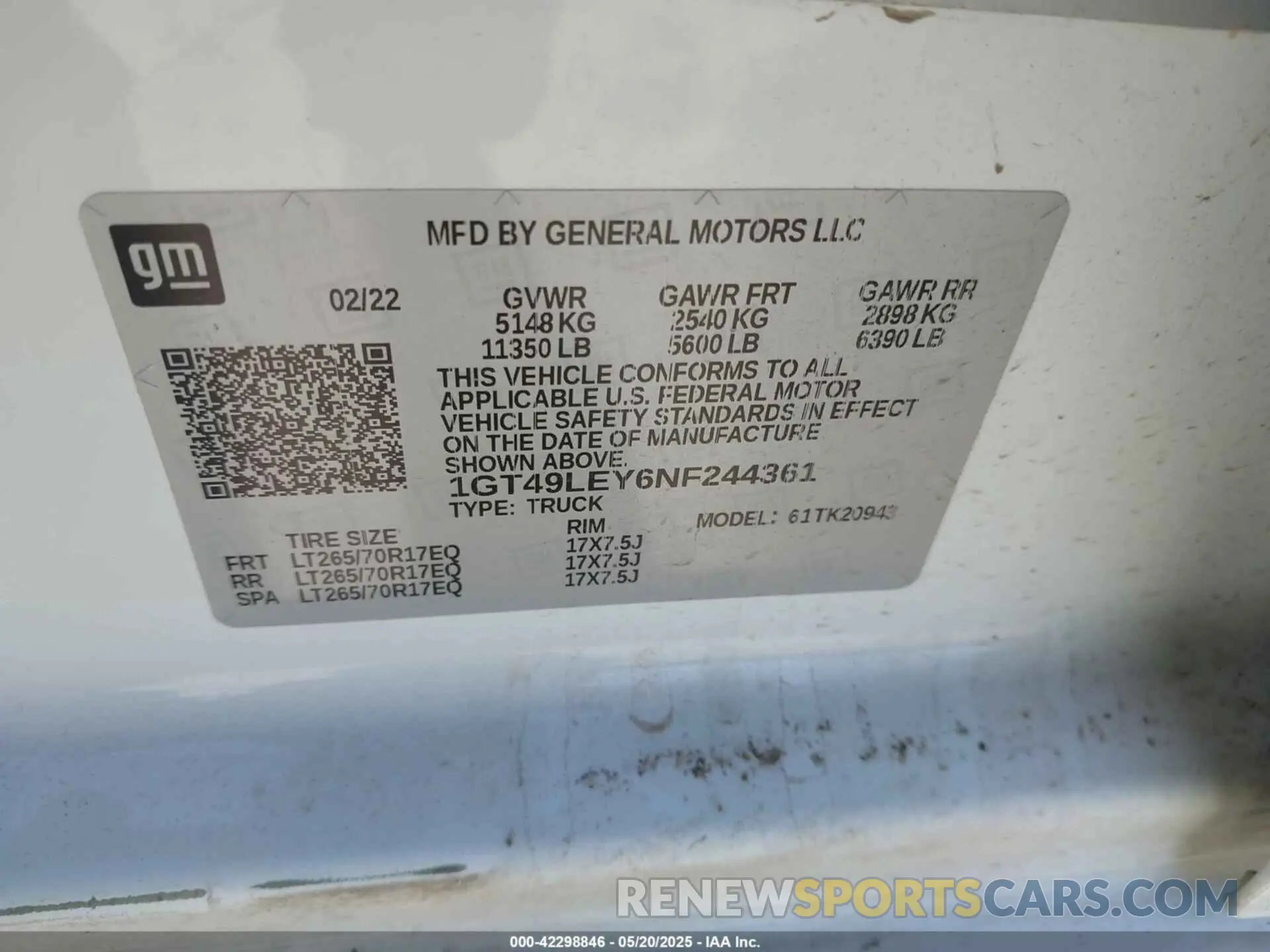 8 Photograph of a damaged car 1GT49LEY6NF244361 GMC SIERRA 2500HD 2022
