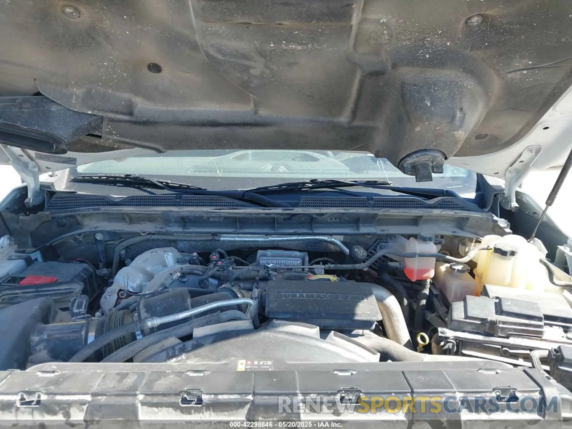 9 Photograph of a damaged car 1GT49LEY6NF244361 GMC SIERRA 2500HD 2022