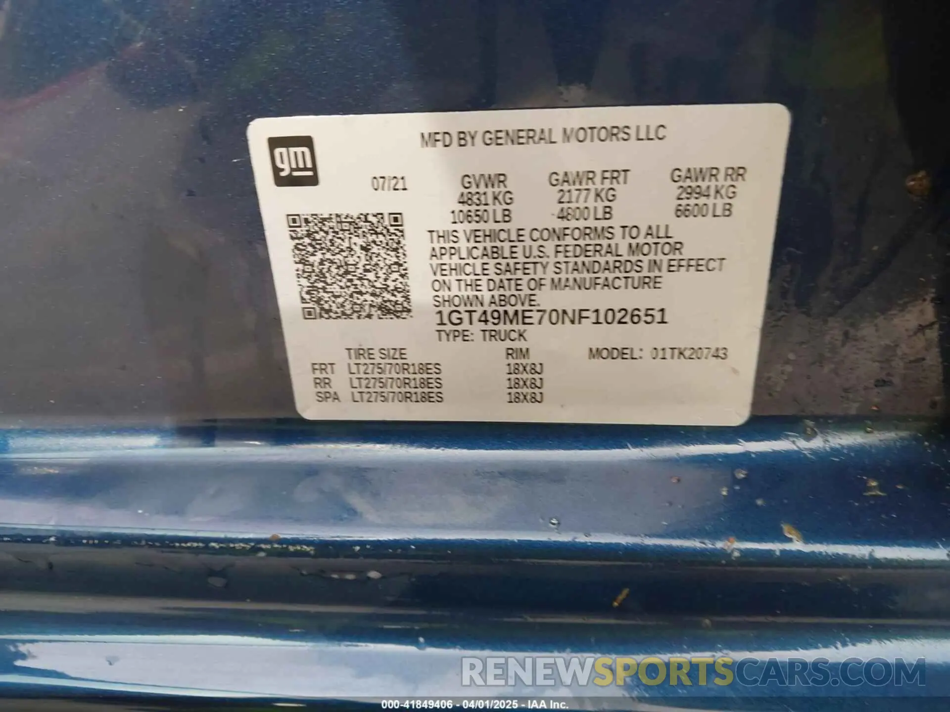 8 Photograph of a damaged car 1GT49ME70NF102651 GMC SIERRA 2500HD 2022