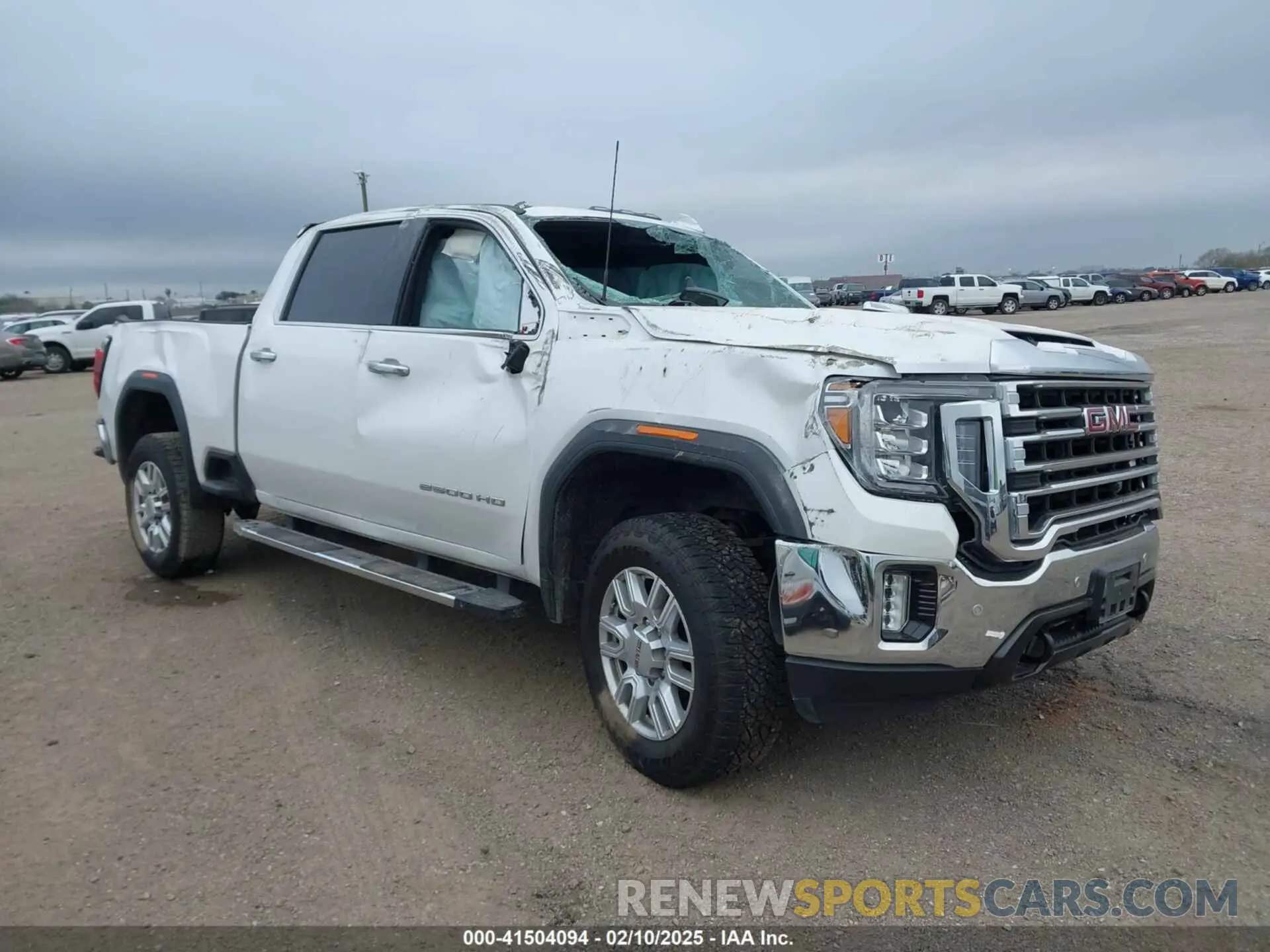 1 Photograph of a damaged car 1GT49NE76NF351977 GMC SIERRA 2500HD 2022
