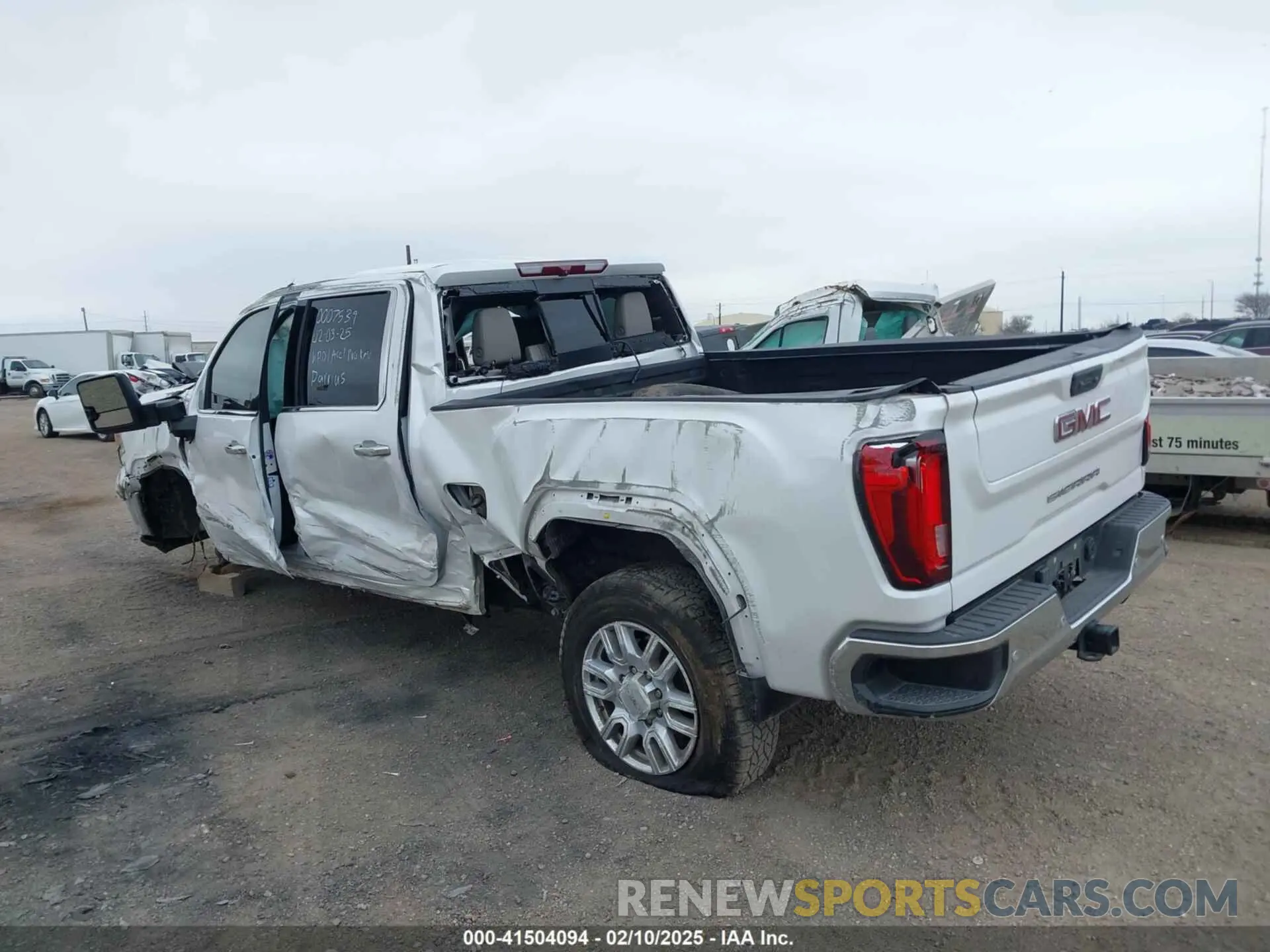 15 Photograph of a damaged car 1GT49NE76NF351977 GMC SIERRA 2500HD 2022