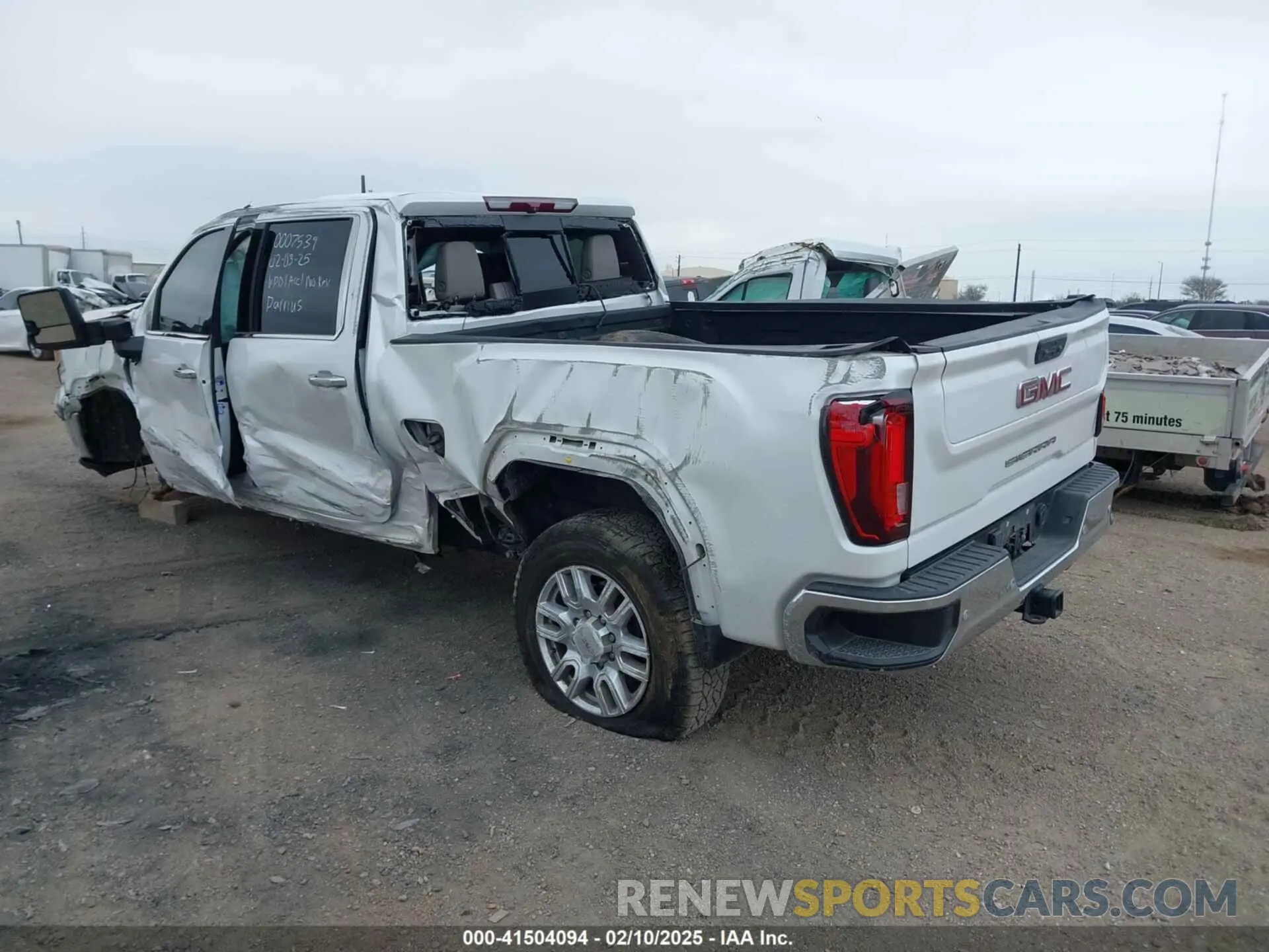 3 Photograph of a damaged car 1GT49NE76NF351977 GMC SIERRA 2500HD 2022
