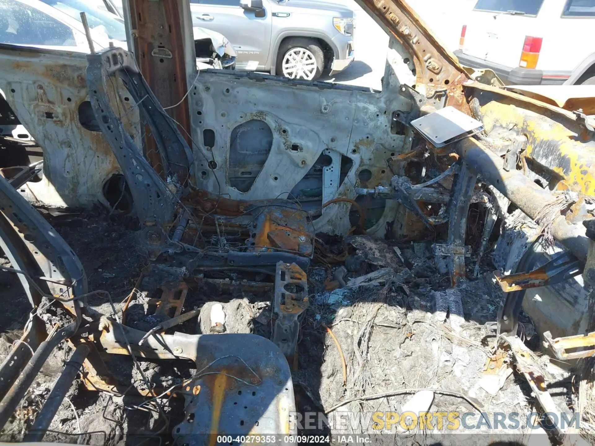 5 Photograph of a damaged car 1GT49NE78NF207945 GMC SIERRA 2500HD 2022