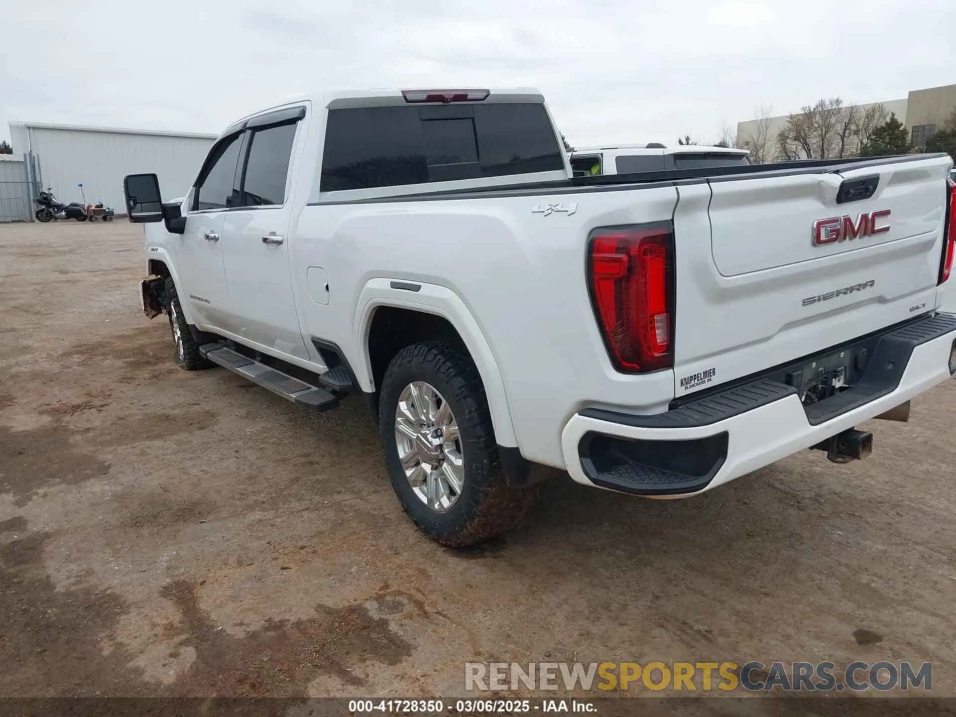 3 Photograph of a damaged car 1GT49NEY2NF129767 GMC SIERRA 2500HD 2022