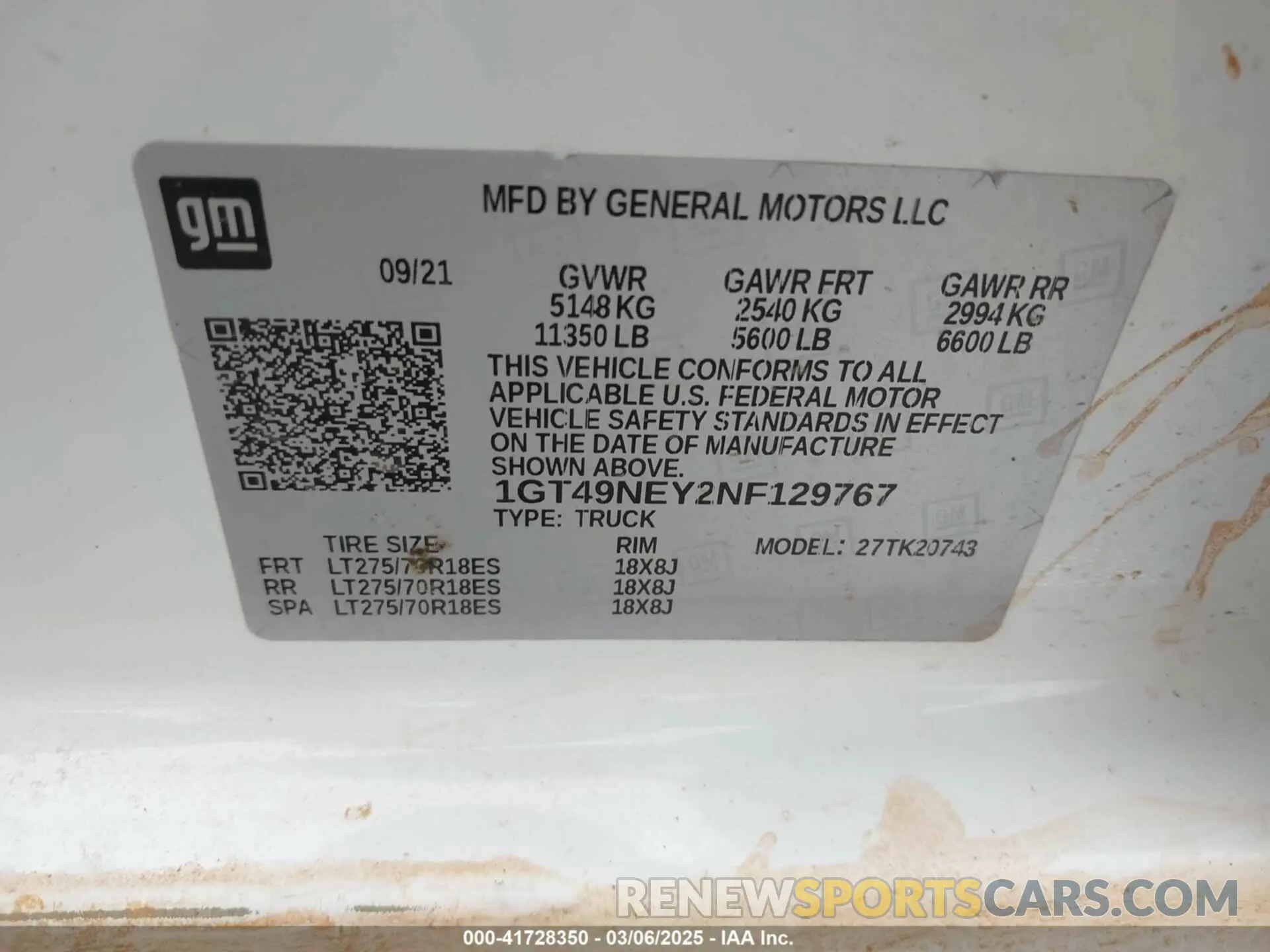 9 Photograph of a damaged car 1GT49NEY2NF129767 GMC SIERRA 2500HD 2022