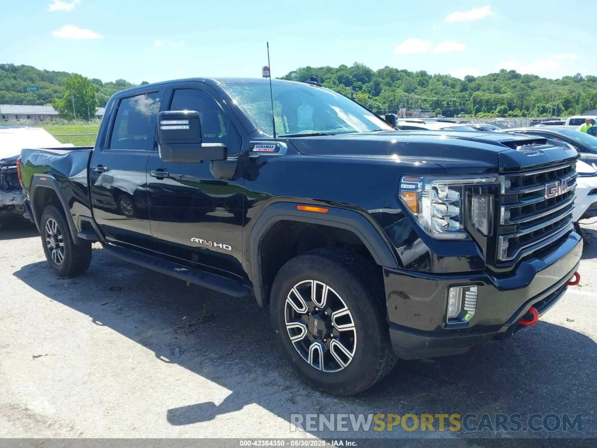 13 Photograph of a damaged car 1GT49PEY1NF114494 GMC SIERRA 2500HD 2022