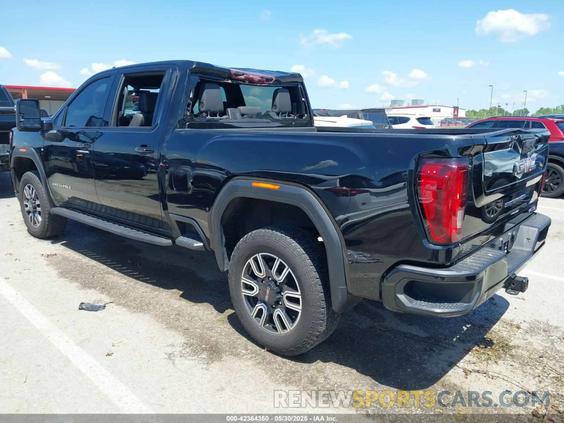 3 Photograph of a damaged car 1GT49PEY1NF114494 GMC SIERRA 2500HD 2022