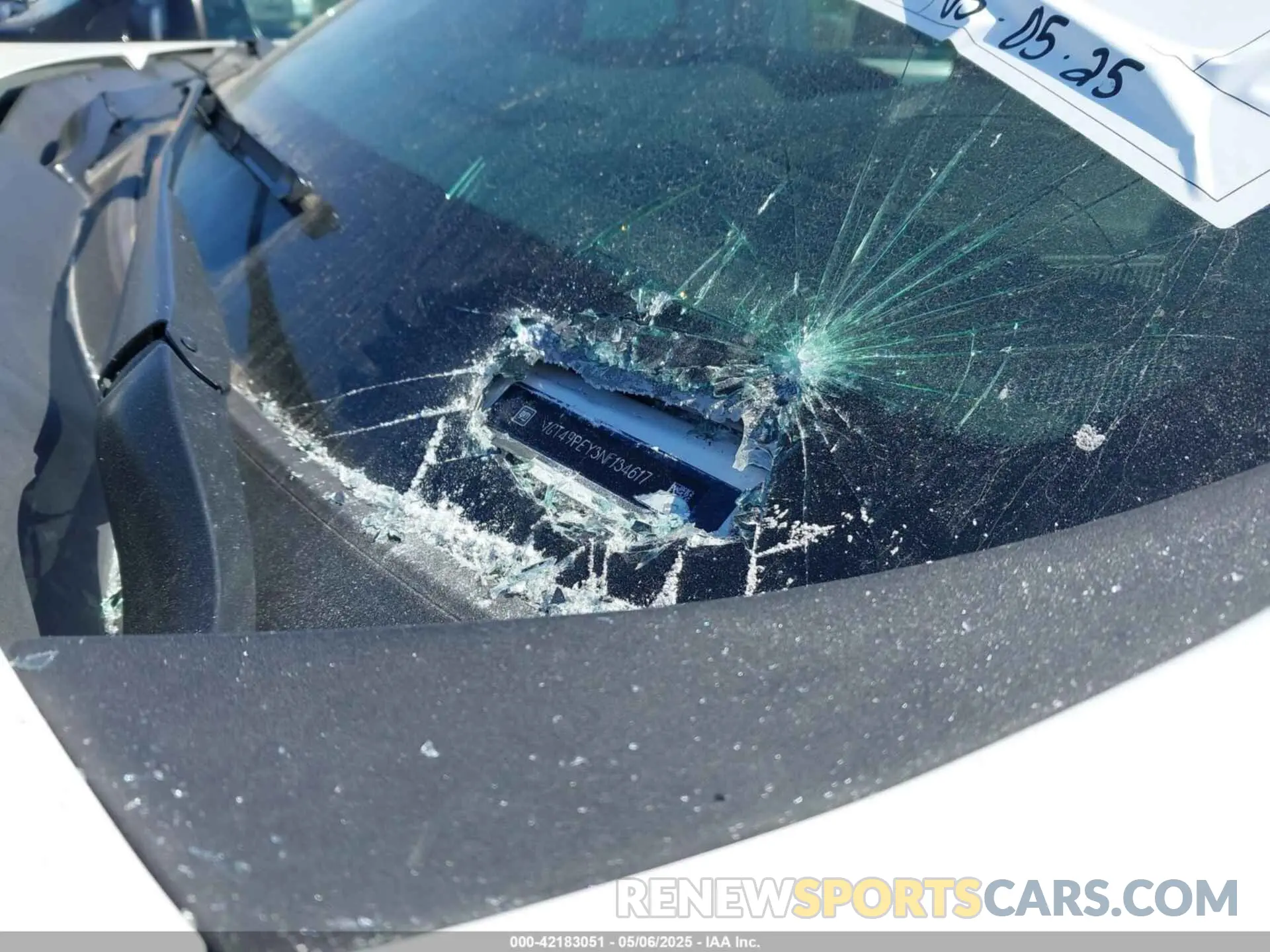 11 Photograph of a damaged car 1GT49PEY3NF134617 GMC SIERRA 2500HD 2022