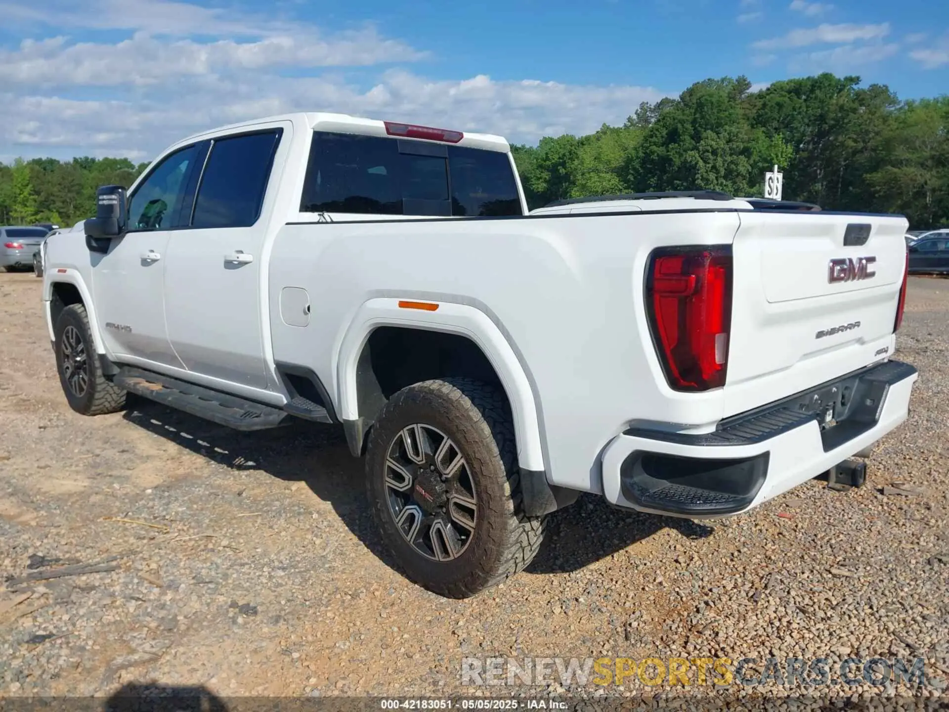 3 Photograph of a damaged car 1GT49PEY3NF134617 GMC SIERRA 2500HD 2022
