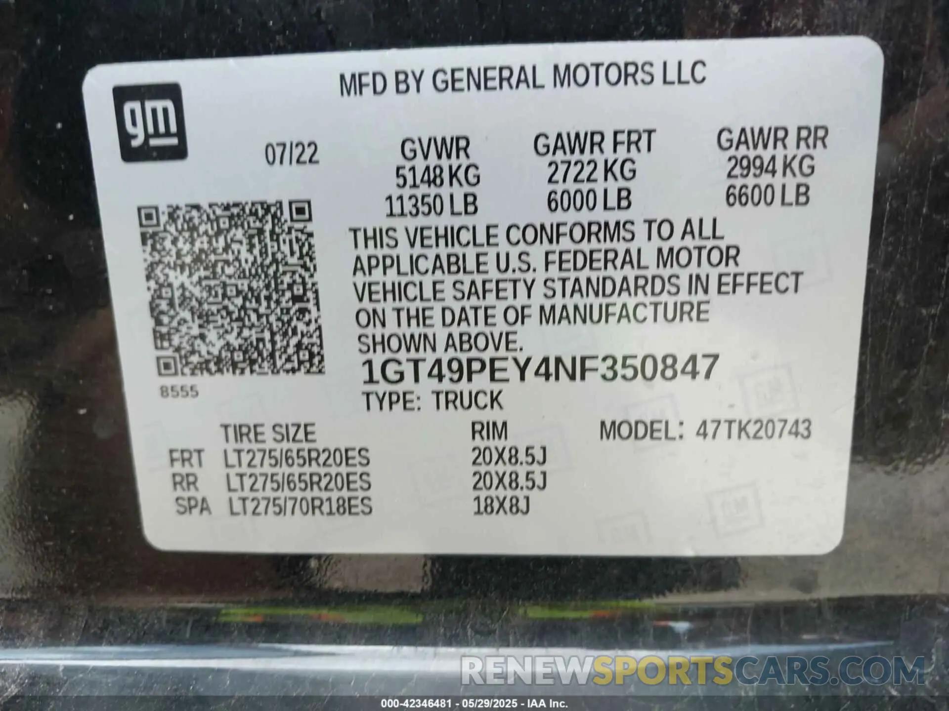 9 Photograph of a damaged car 1GT49PEY4NF350847 GMC SIERRA 2500HD 2022