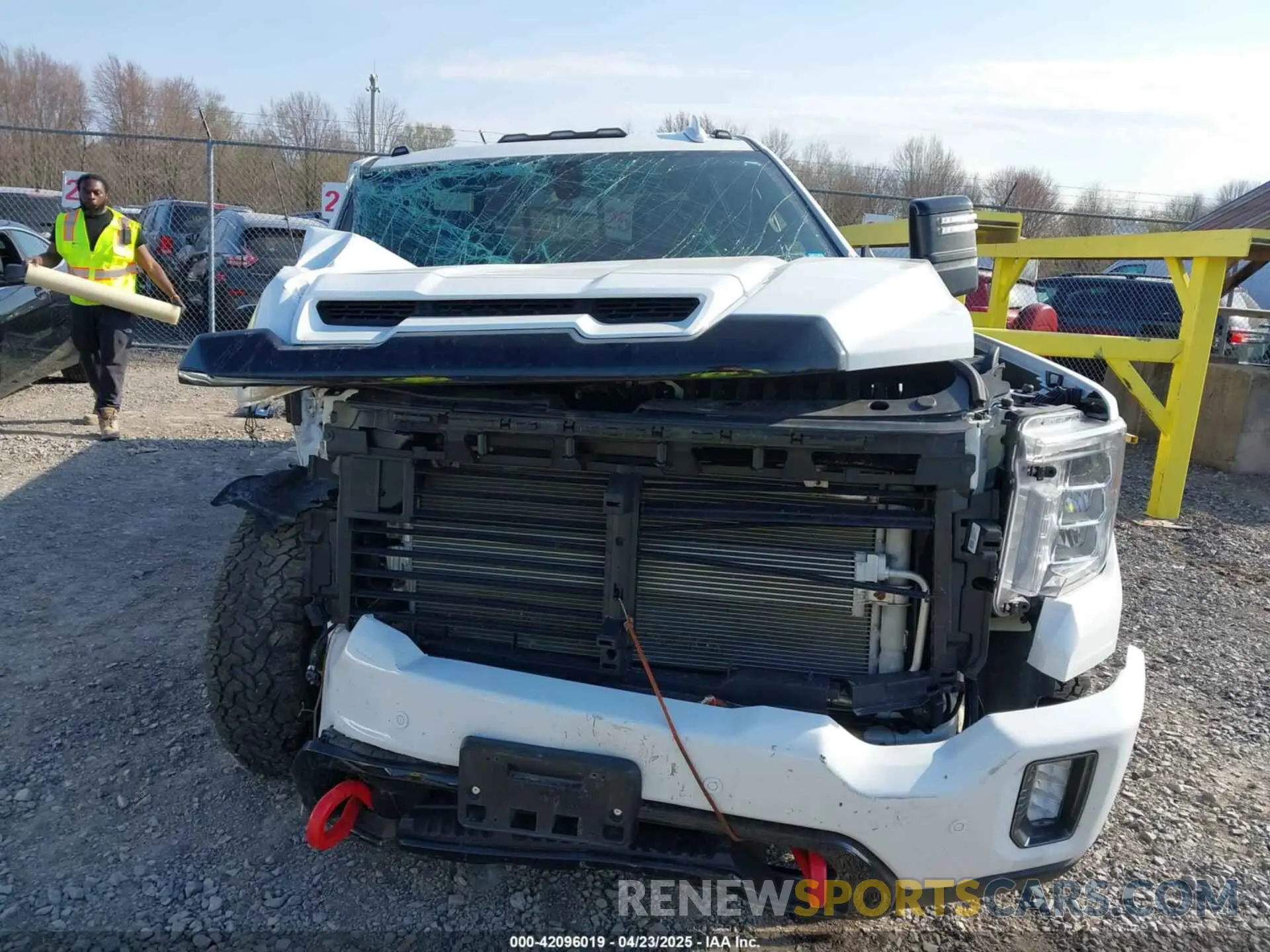 6 Photograph of a damaged car 1GT49PEY5NF195371 GMC SIERRA 2500HD 2022