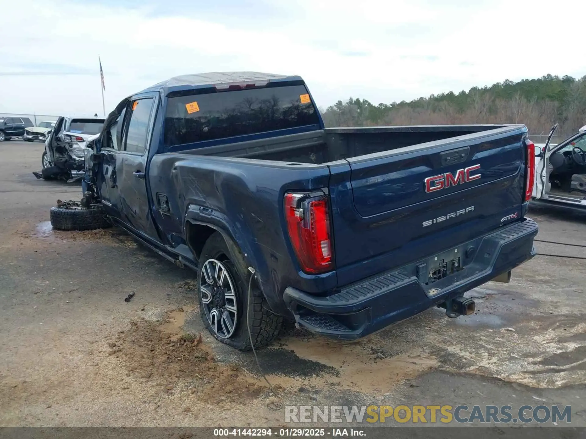 3 Photograph of a damaged car 1GT49PEY6NF154134 GMC SIERRA 2500HD 2022