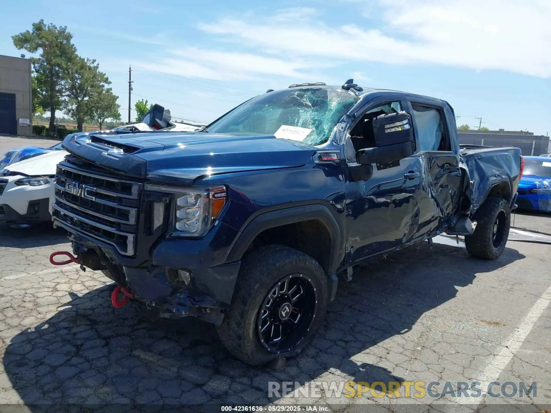 2 Photograph of a damaged car 1GT49PEY9NF148070 GMC SIERRA 2500HD 2022