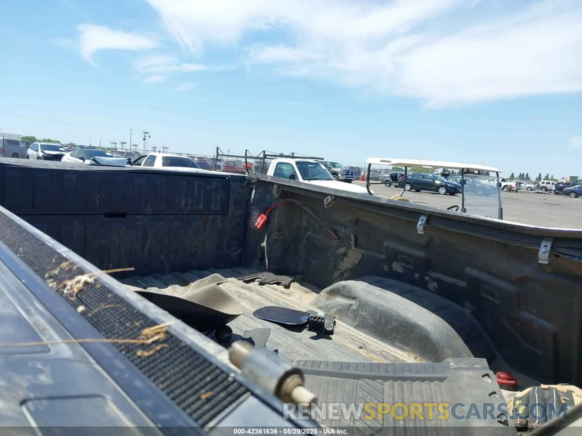 8 Photograph of a damaged car 1GT49PEY9NF148070 GMC SIERRA 2500HD 2022