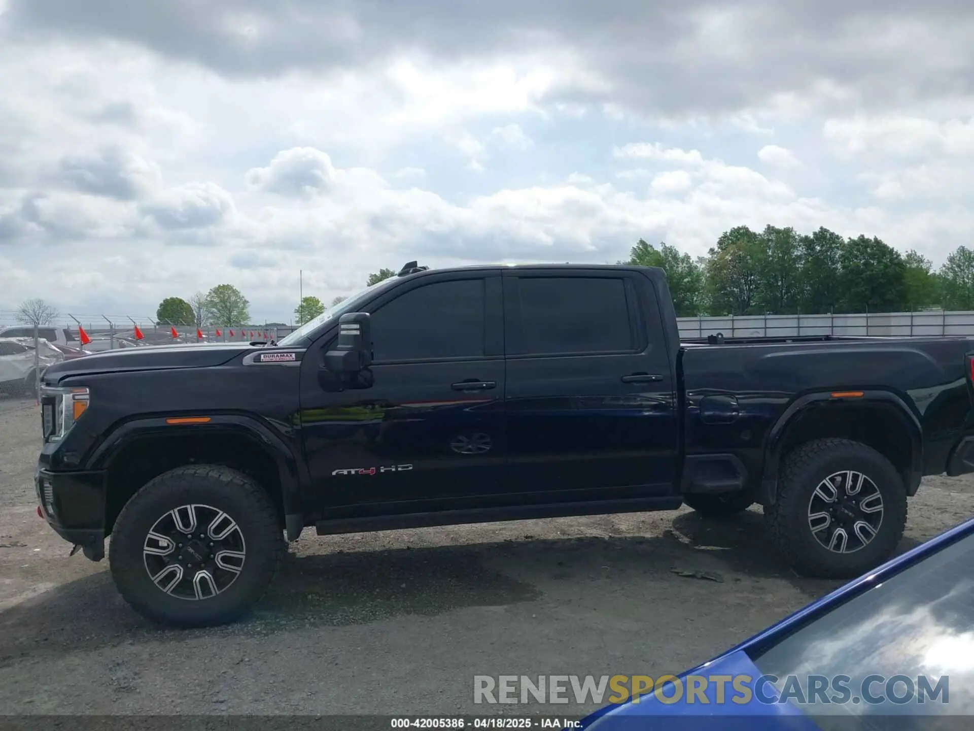 15 Photograph of a damaged car 1GT49PEY9NF193770 GMC SIERRA 2500HD 2022
