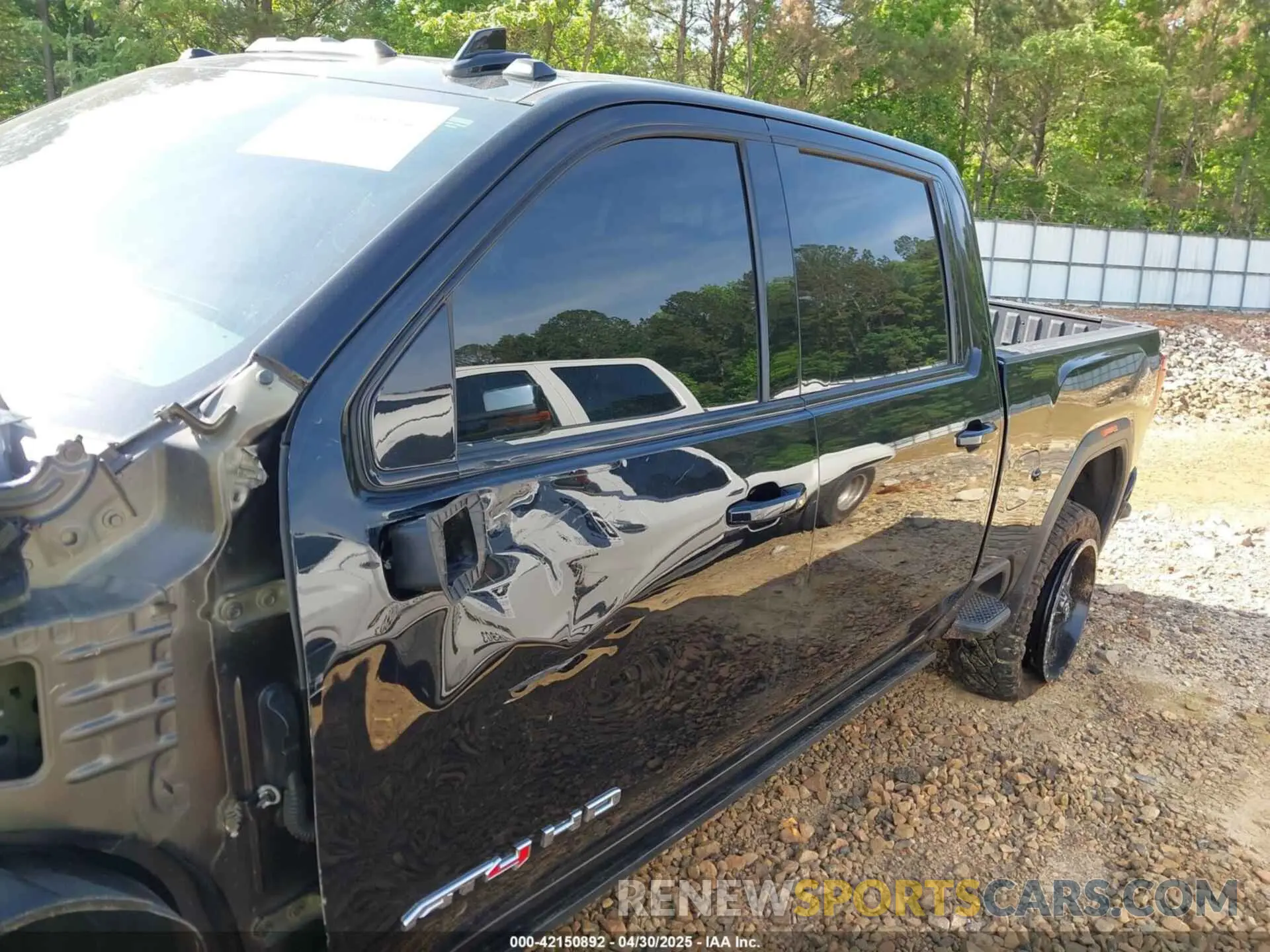 16 Photograph of a damaged car 1GT49PEYXNF328206 GMC SIERRA 2500HD 2022