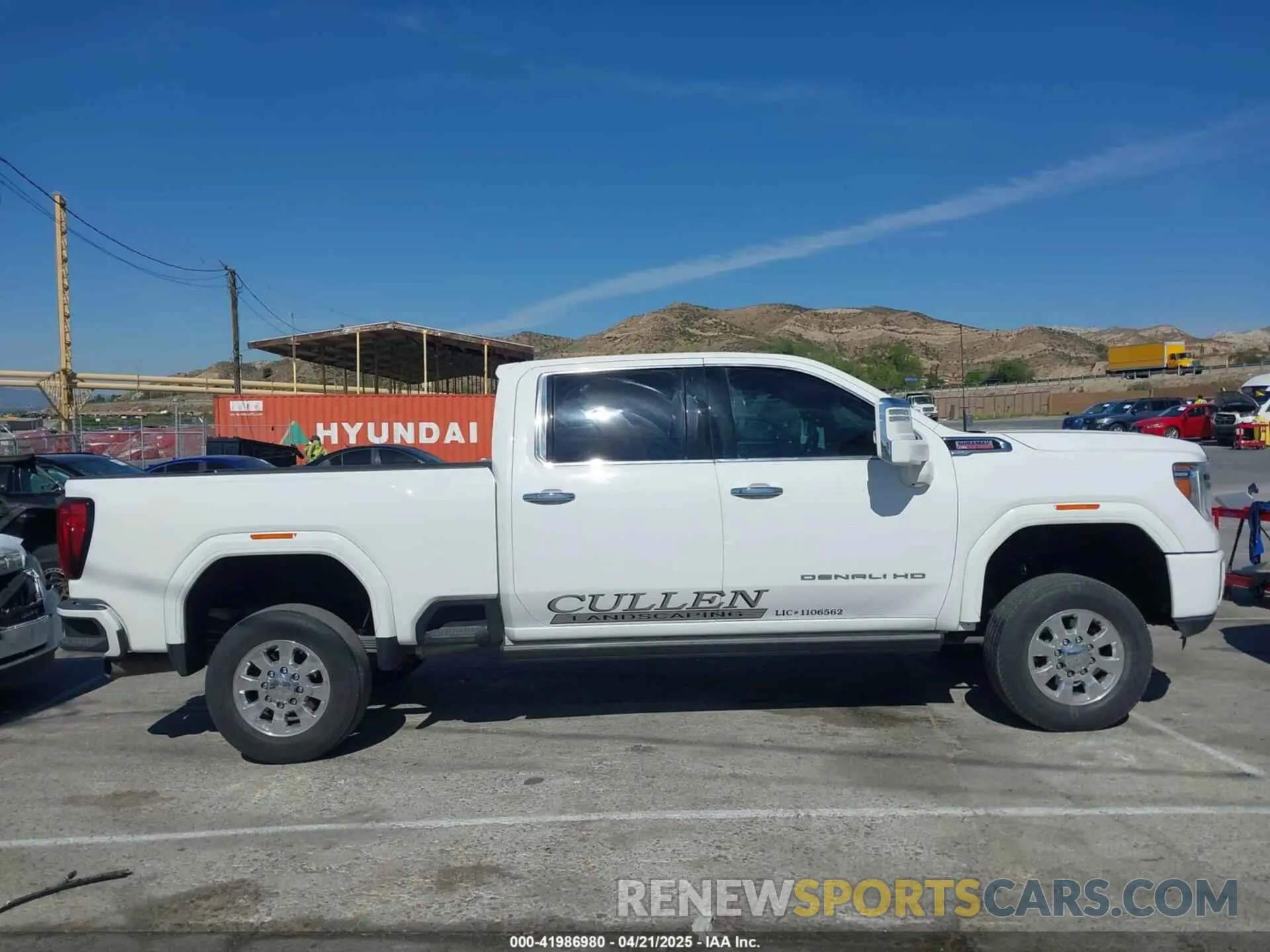 13 Photograph of a damaged car 1GT49REY0NF186119 GMC SIERRA 2500HD 2022
