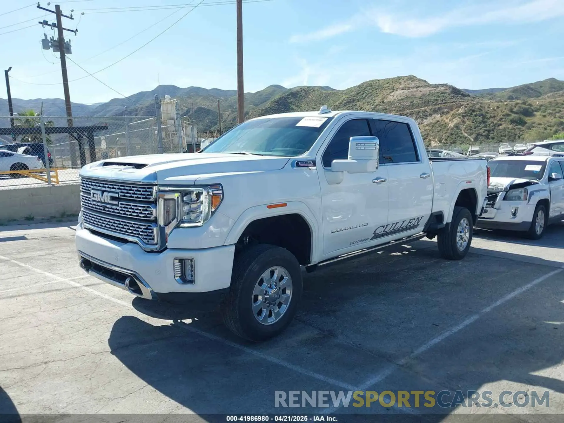2 Photograph of a damaged car 1GT49REY0NF186119 GMC SIERRA 2500HD 2022