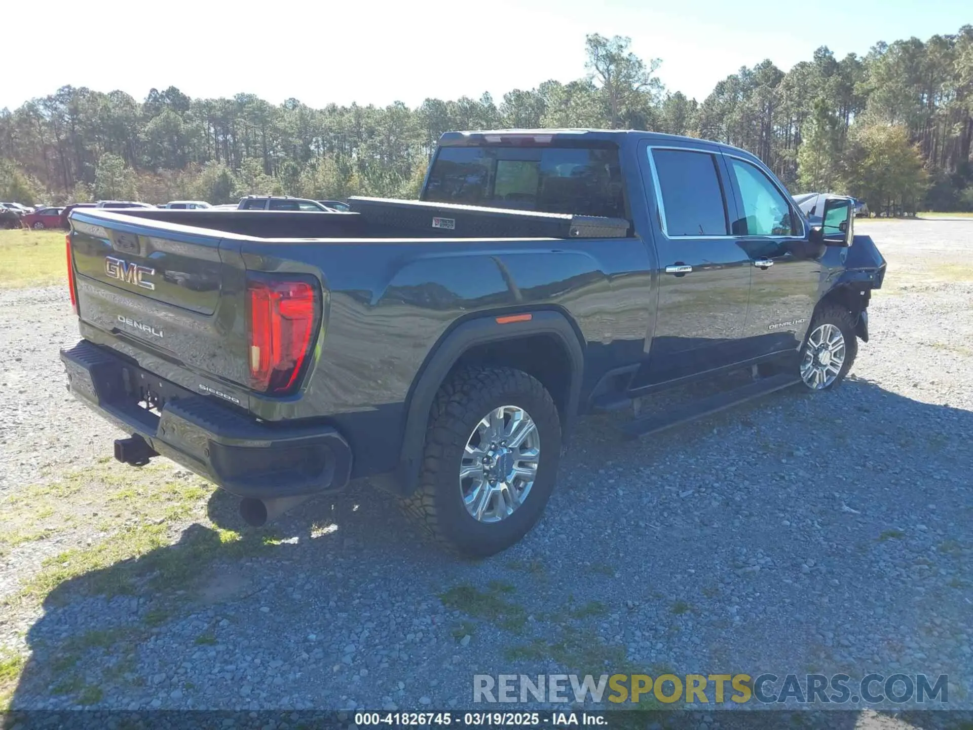 4 Photograph of a damaged car 1GT49REY0NF347293 GMC SIERRA 2500HD 2022
