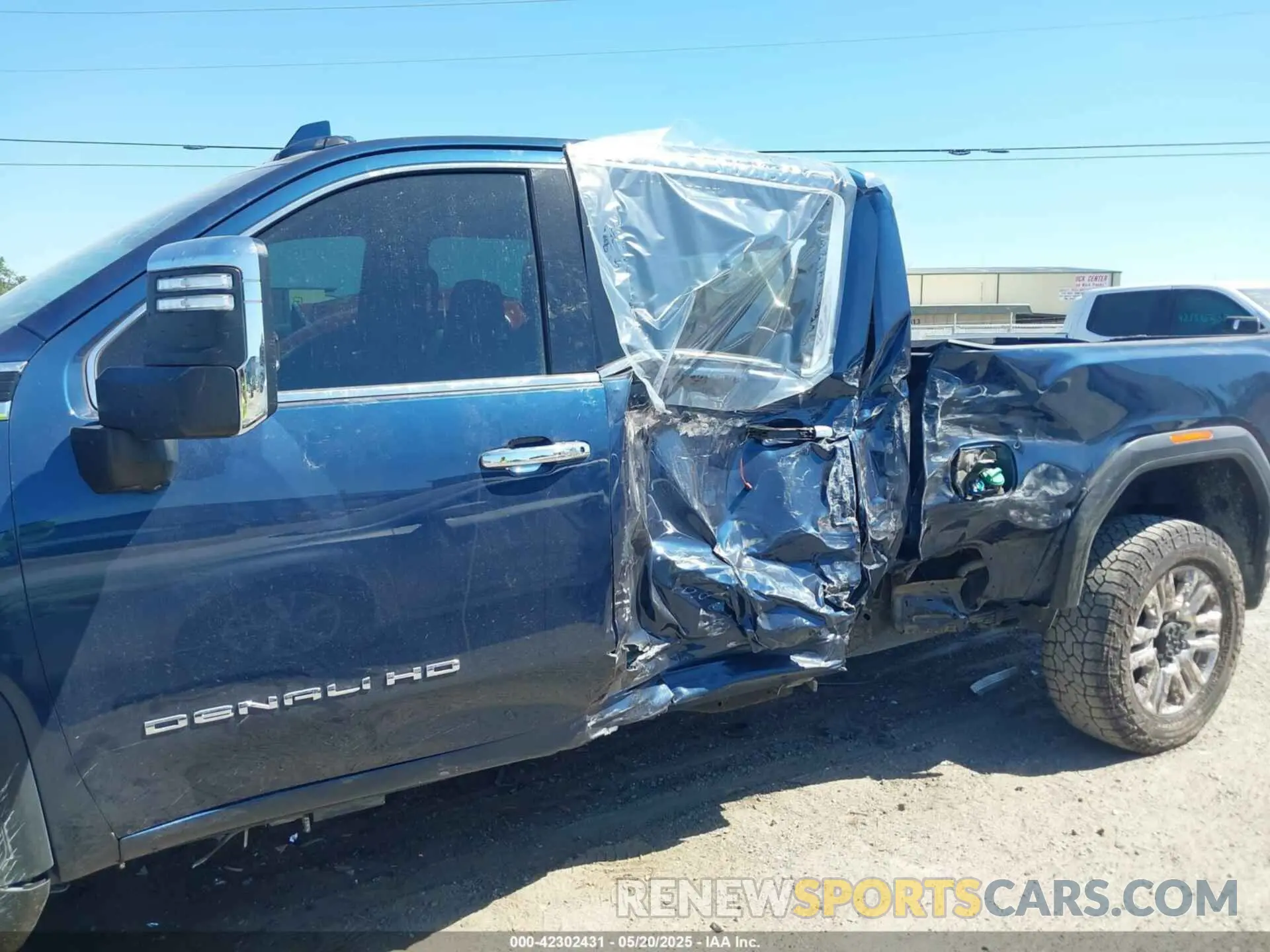 6 Photograph of a damaged car 1GT49REY2NF228676 GMC SIERRA 2500HD 2022