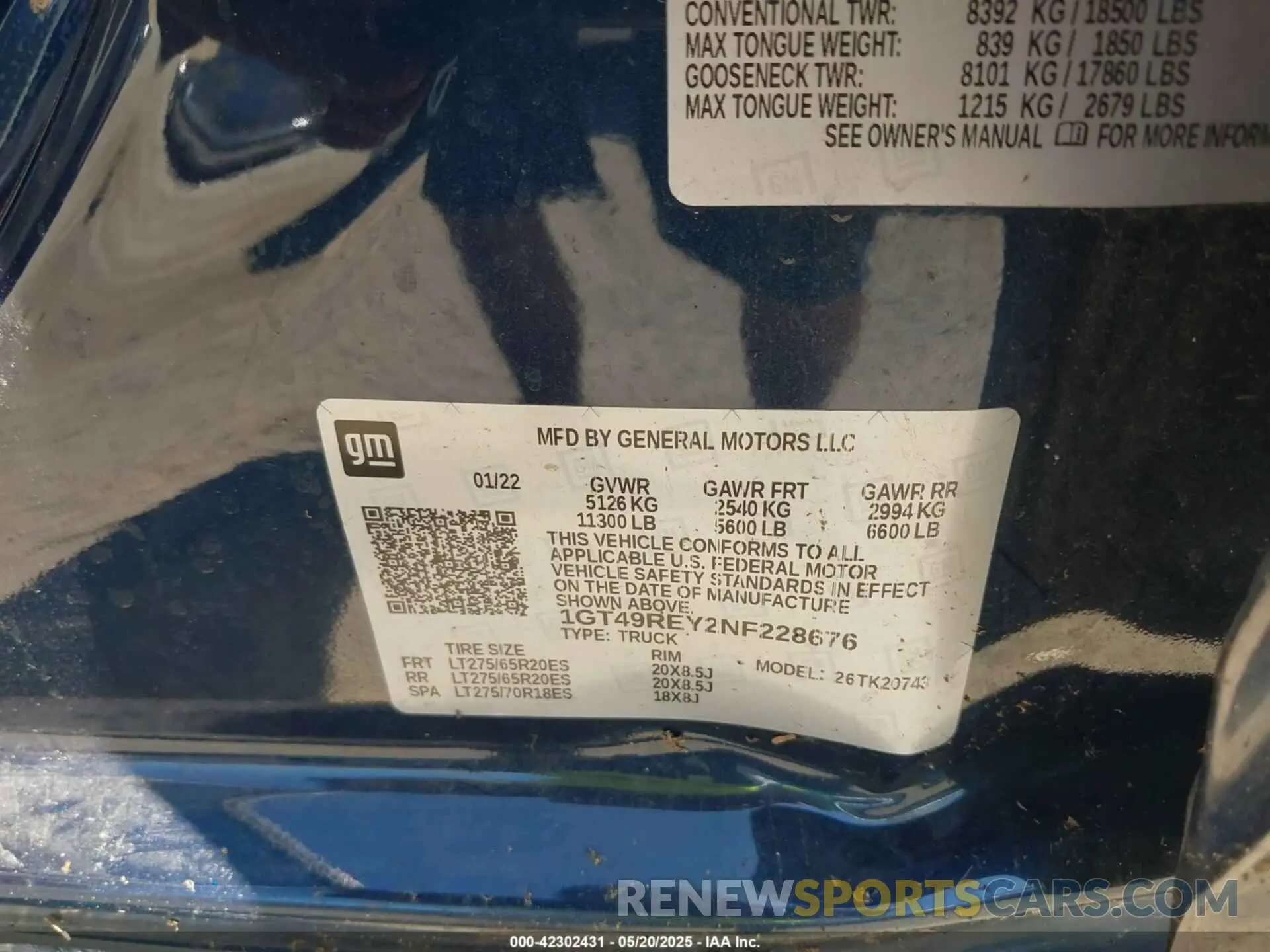 9 Photograph of a damaged car 1GT49REY2NF228676 GMC SIERRA 2500HD 2022
