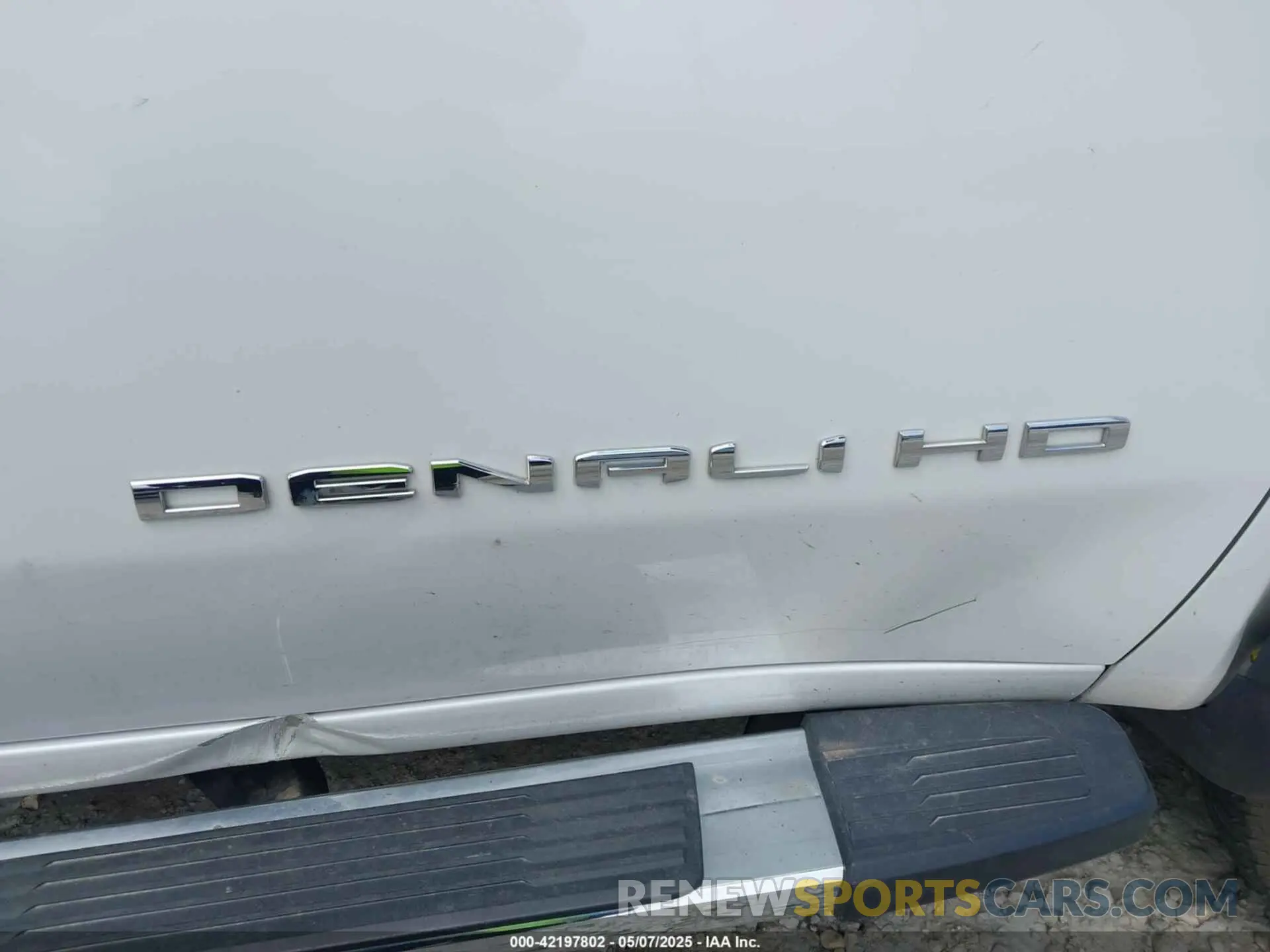 12 Photograph of a damaged car 1GT49REY3NF128540 GMC SIERRA 2500HD 2022