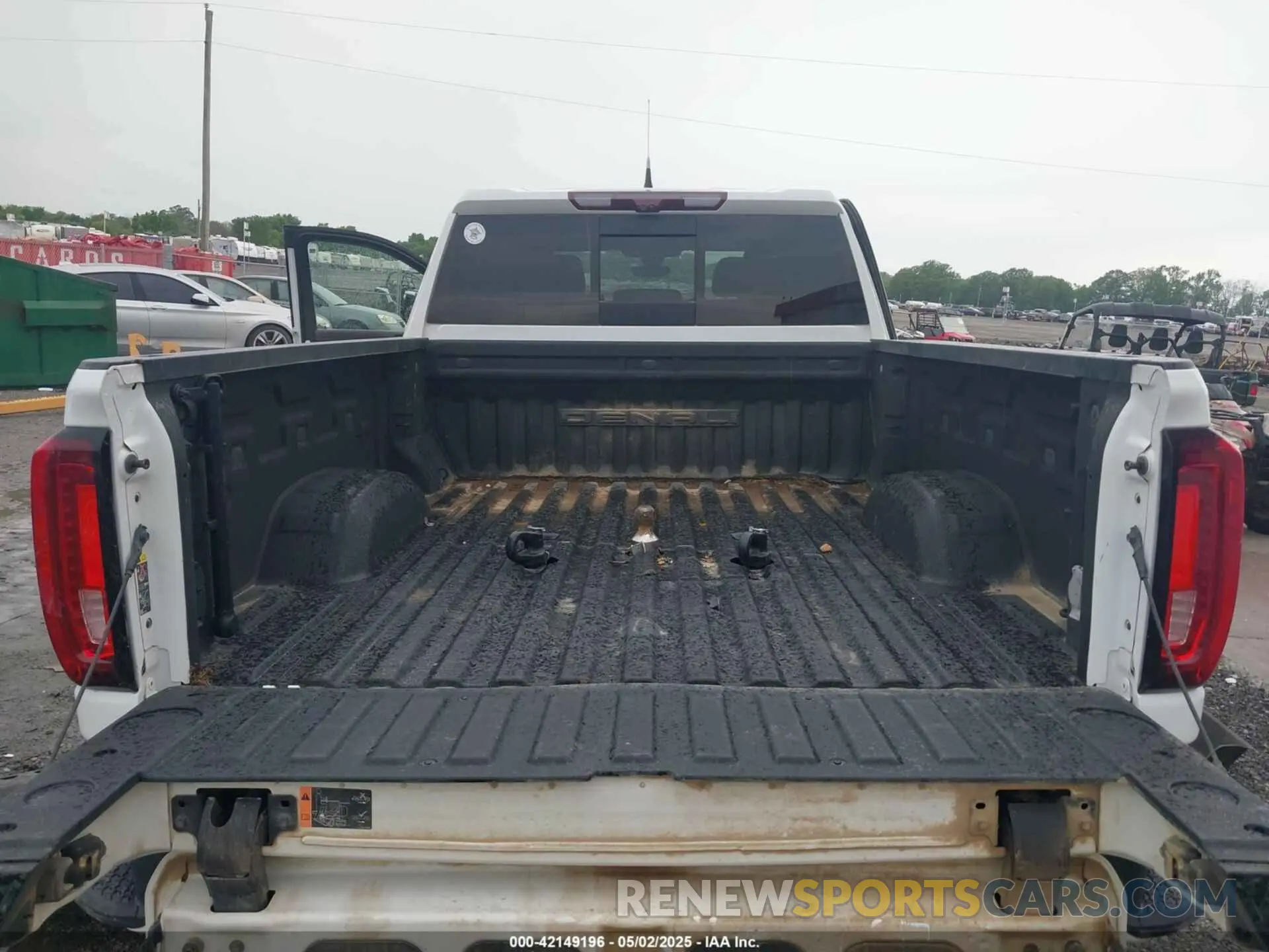 6 Photograph of a damaged car 1GT49REY4NF146559 GMC SIERRA 2500HD 2022