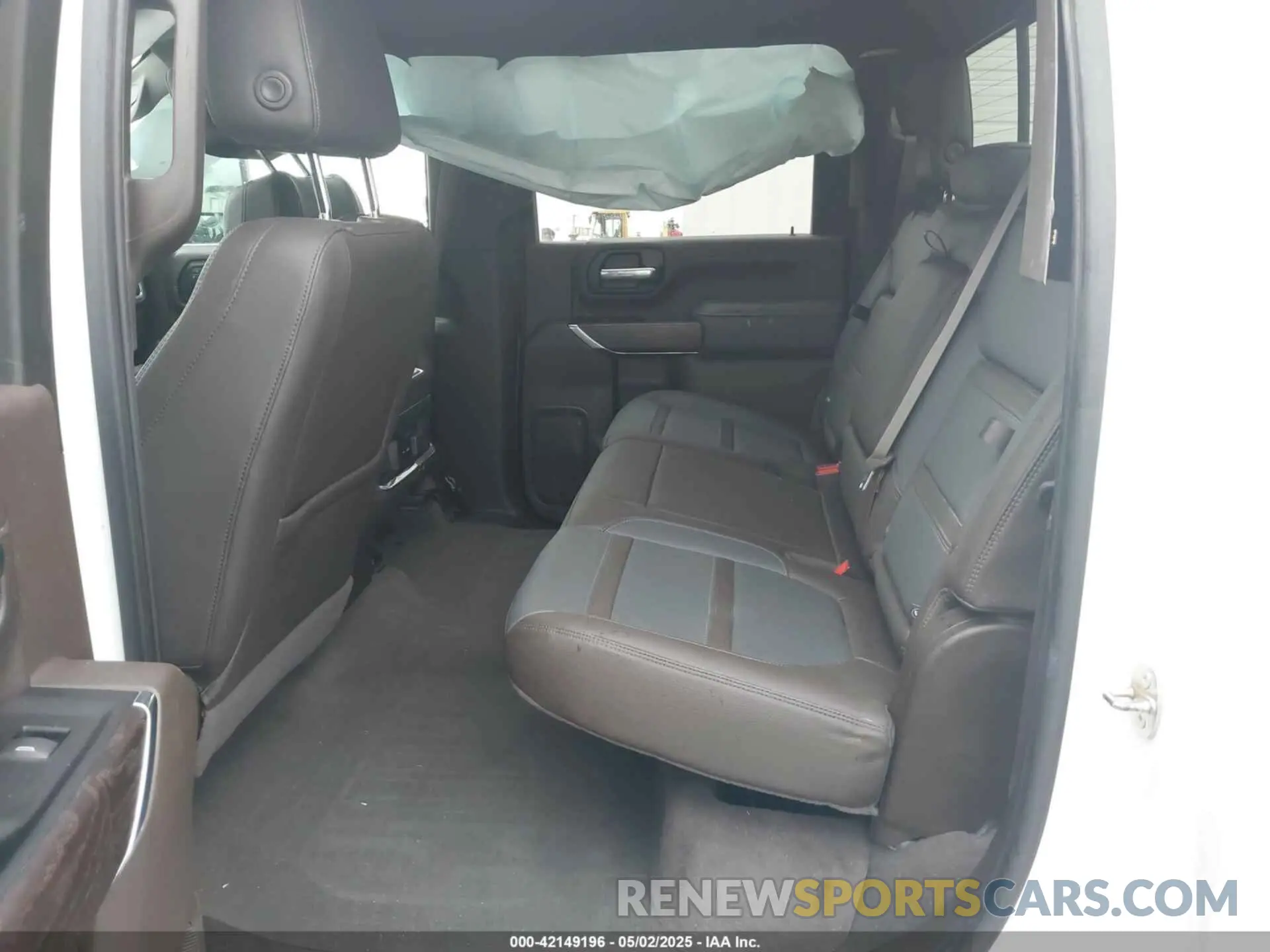 7 Photograph of a damaged car 1GT49REY4NF146559 GMC SIERRA 2500HD 2022