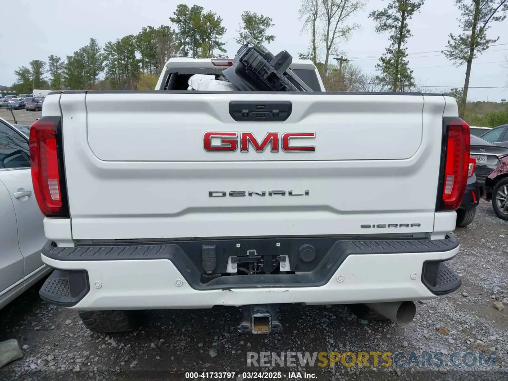 18 Photograph of a damaged car 1GT49REY7NF131859 GMC SIERRA 2500HD 2022