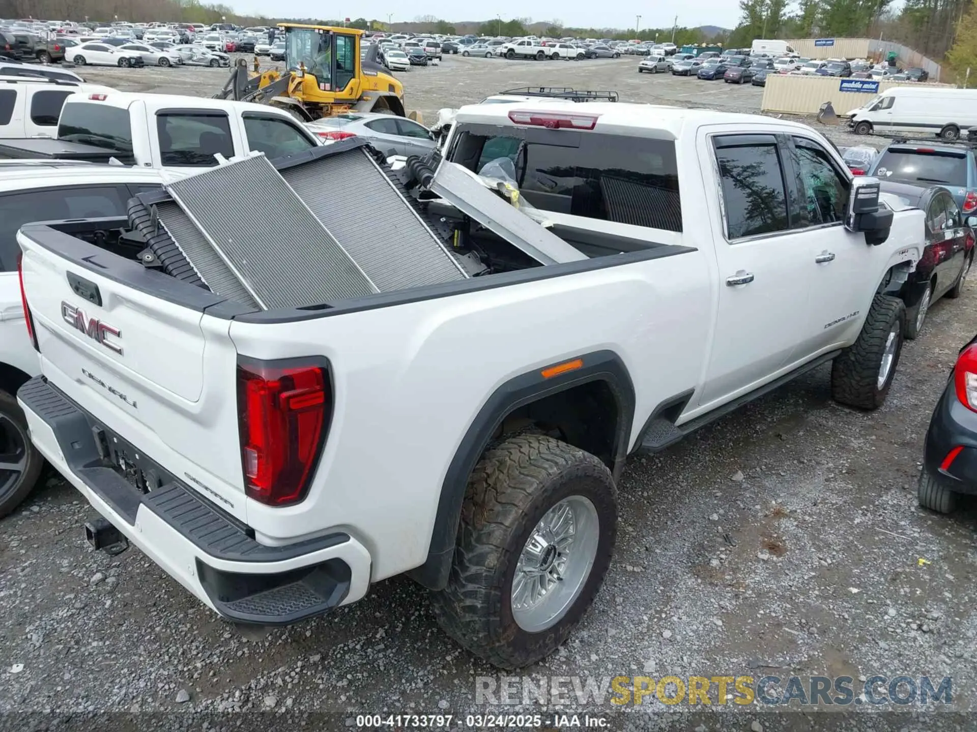 4 Photograph of a damaged car 1GT49REY7NF131859 GMC SIERRA 2500HD 2022