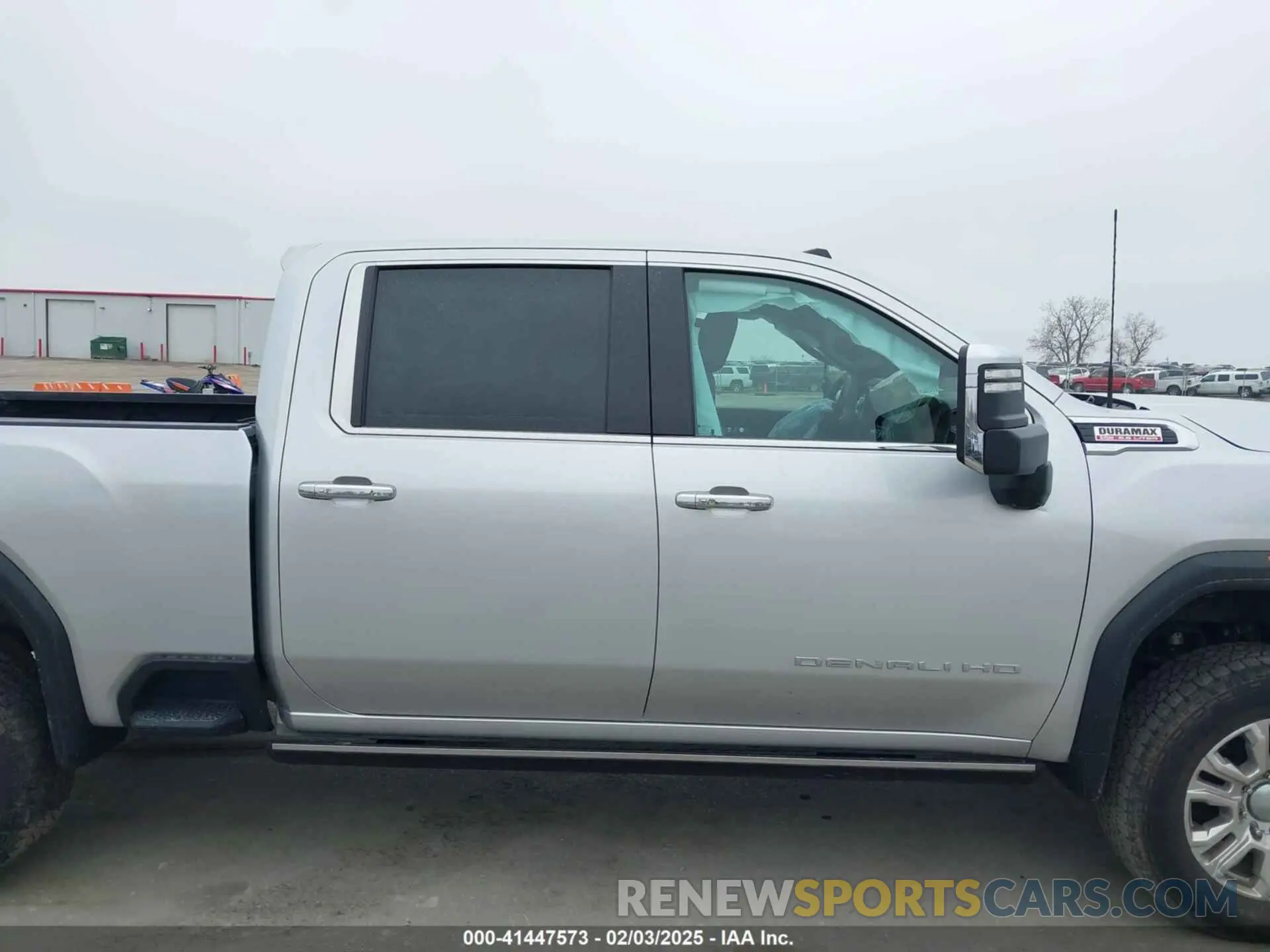 17 Photograph of a damaged car 1GT49REY9NF229422 GMC SIERRA 2500HD 2022