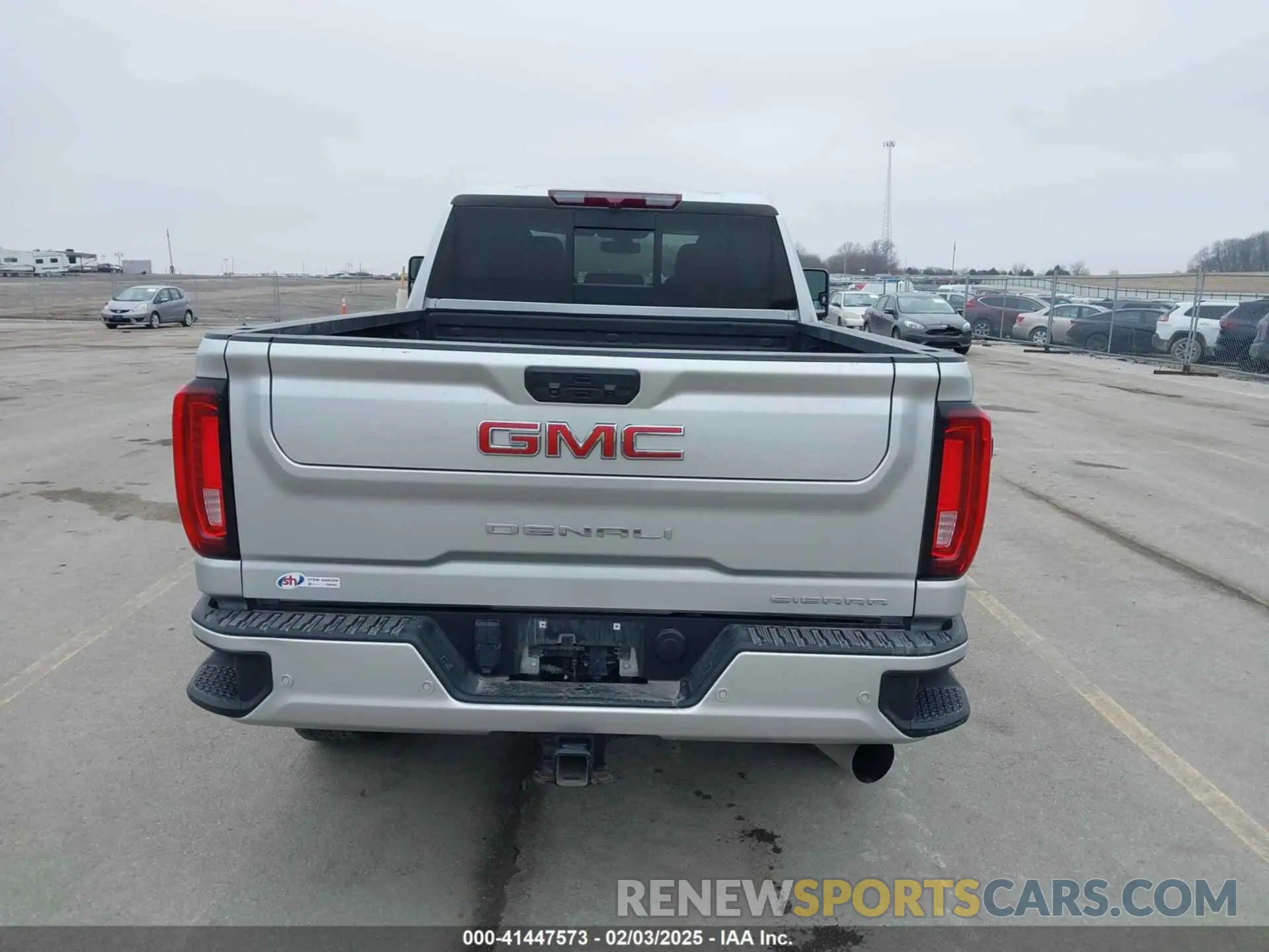 19 Photograph of a damaged car 1GT49REY9NF229422 GMC SIERRA 2500HD 2022