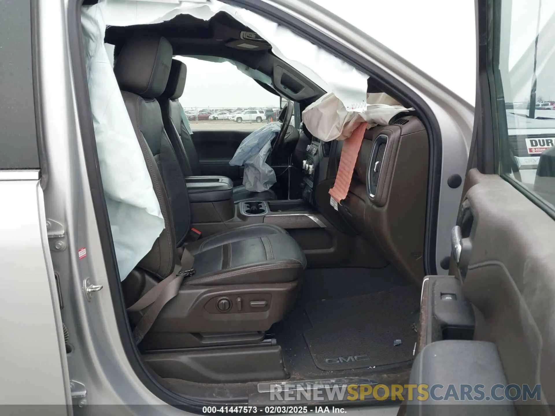 7 Photograph of a damaged car 1GT49REY9NF229422 GMC SIERRA 2500HD 2022