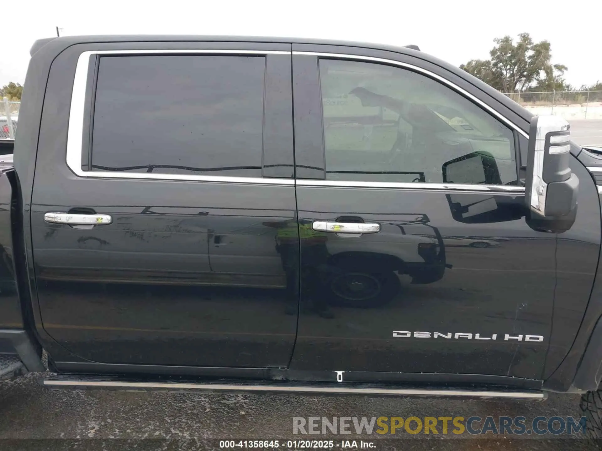 13 Photograph of a damaged car 1GT49REYXNF156948 GMC SIERRA 2500HD 2022