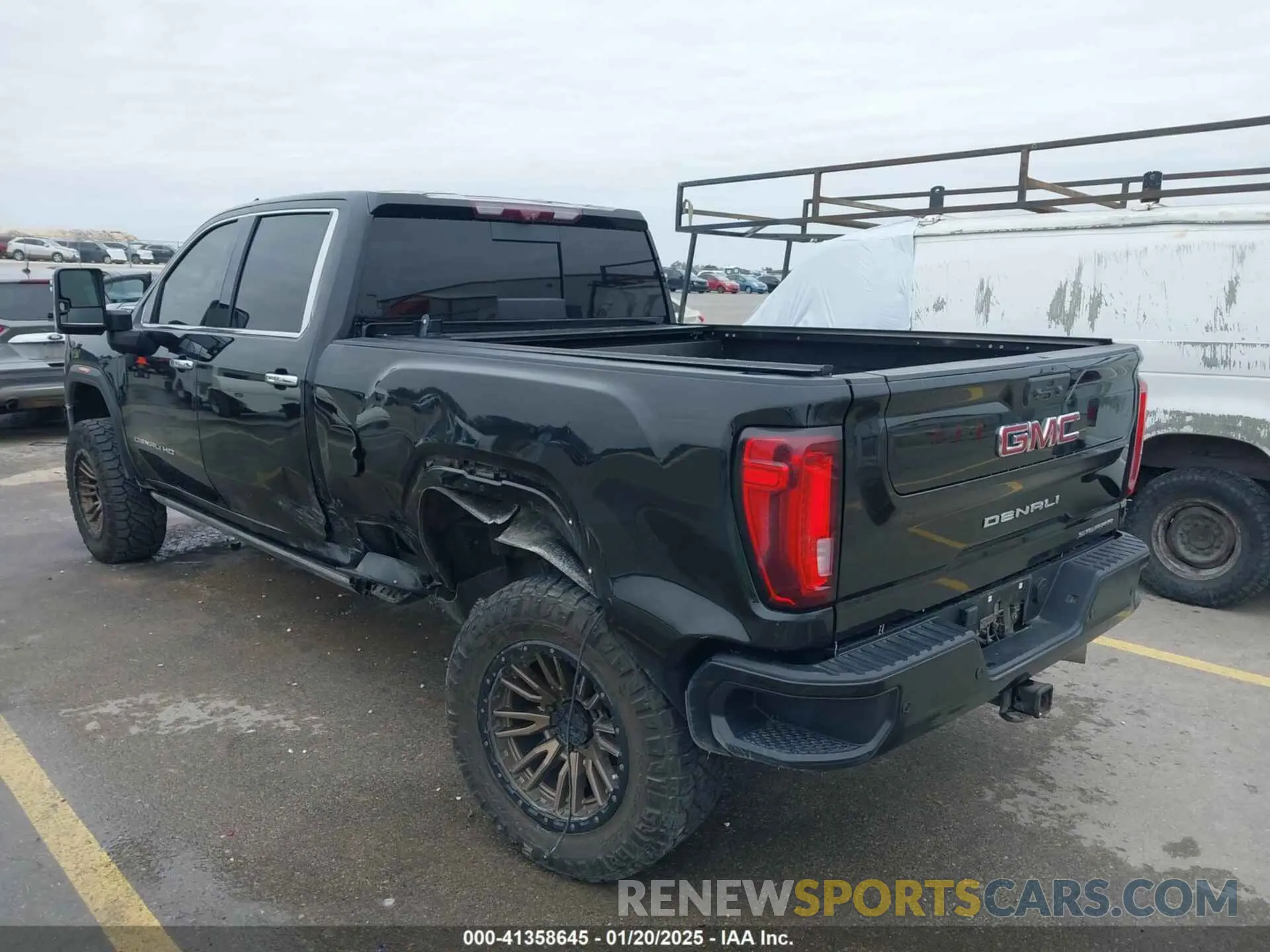 3 Photograph of a damaged car 1GT49REYXNF156948 GMC SIERRA 2500HD 2022
