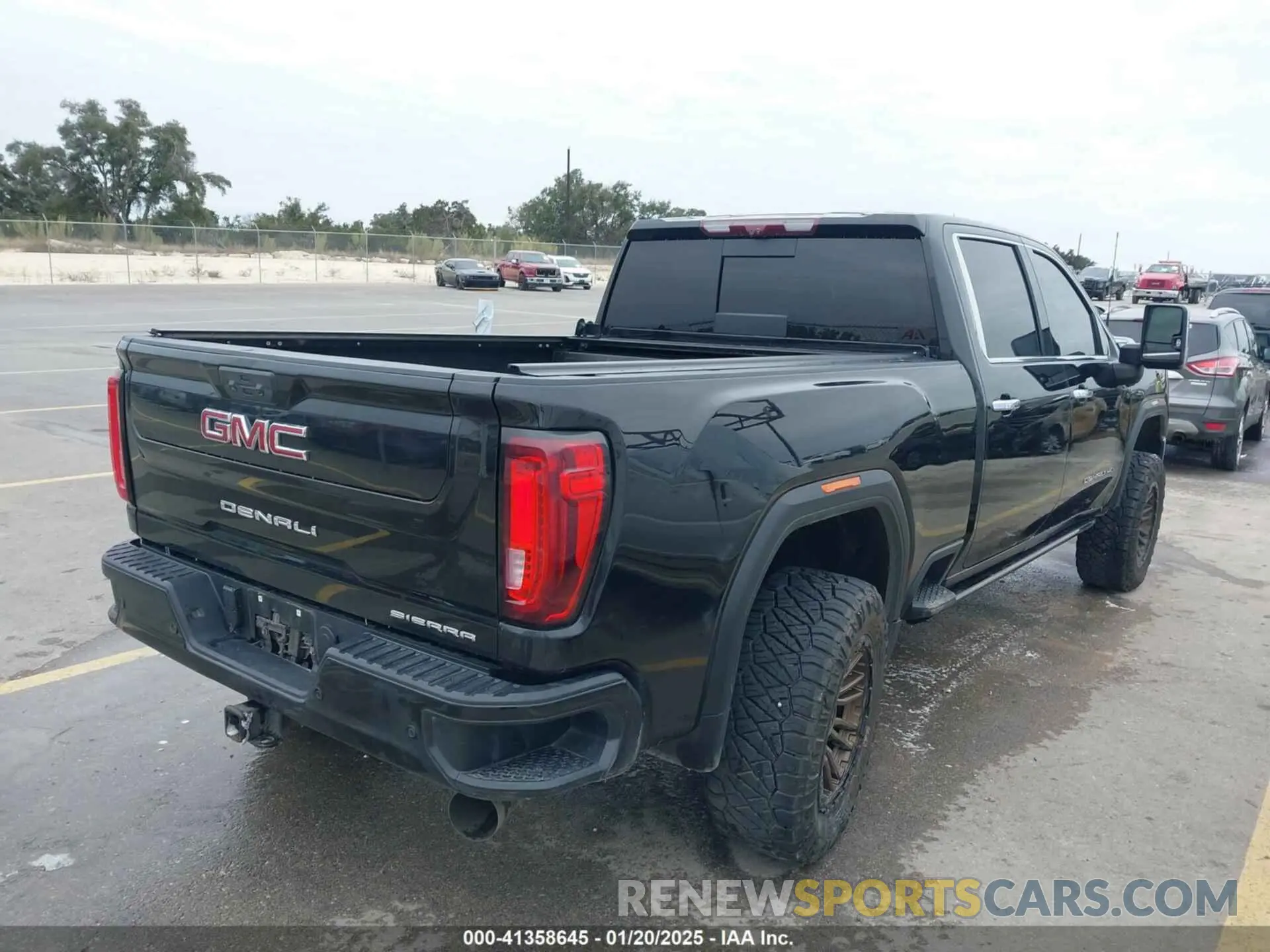 4 Photograph of a damaged car 1GT49REYXNF156948 GMC SIERRA 2500HD 2022