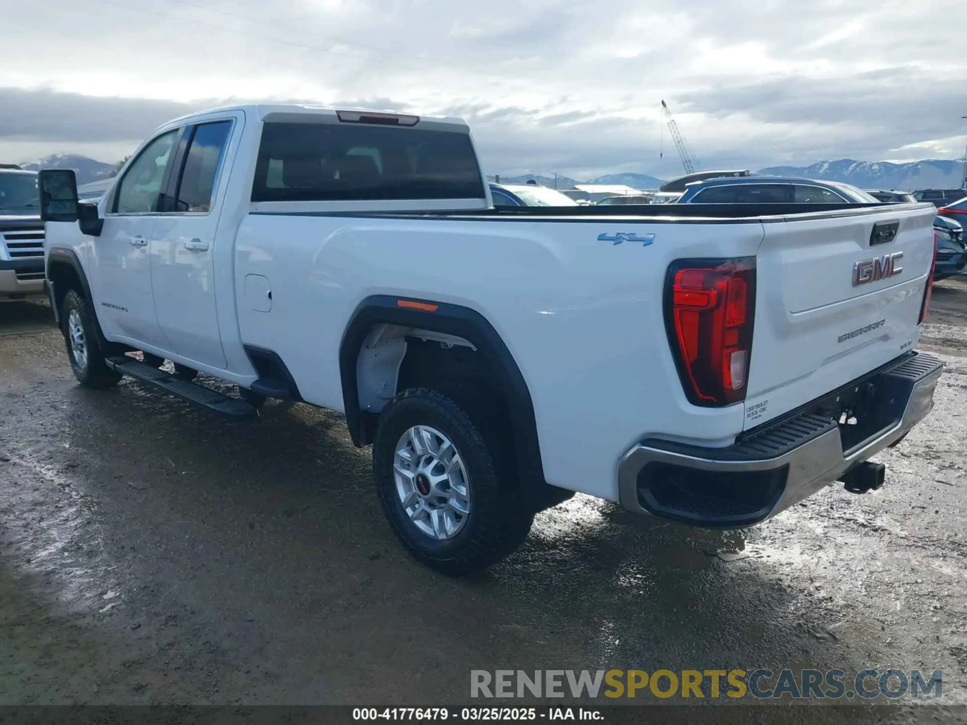 3 Photograph of a damaged car 1GT59ME70NF278233 GMC SIERRA 2500HD 2022