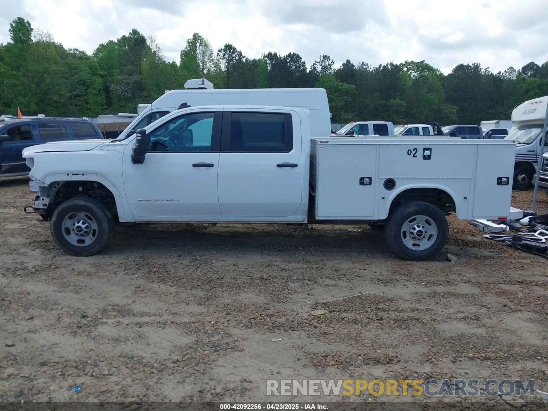 15 Photograph of a damaged car 1GD18LE79PF187634 GMC SIERRA 2500HD 2023