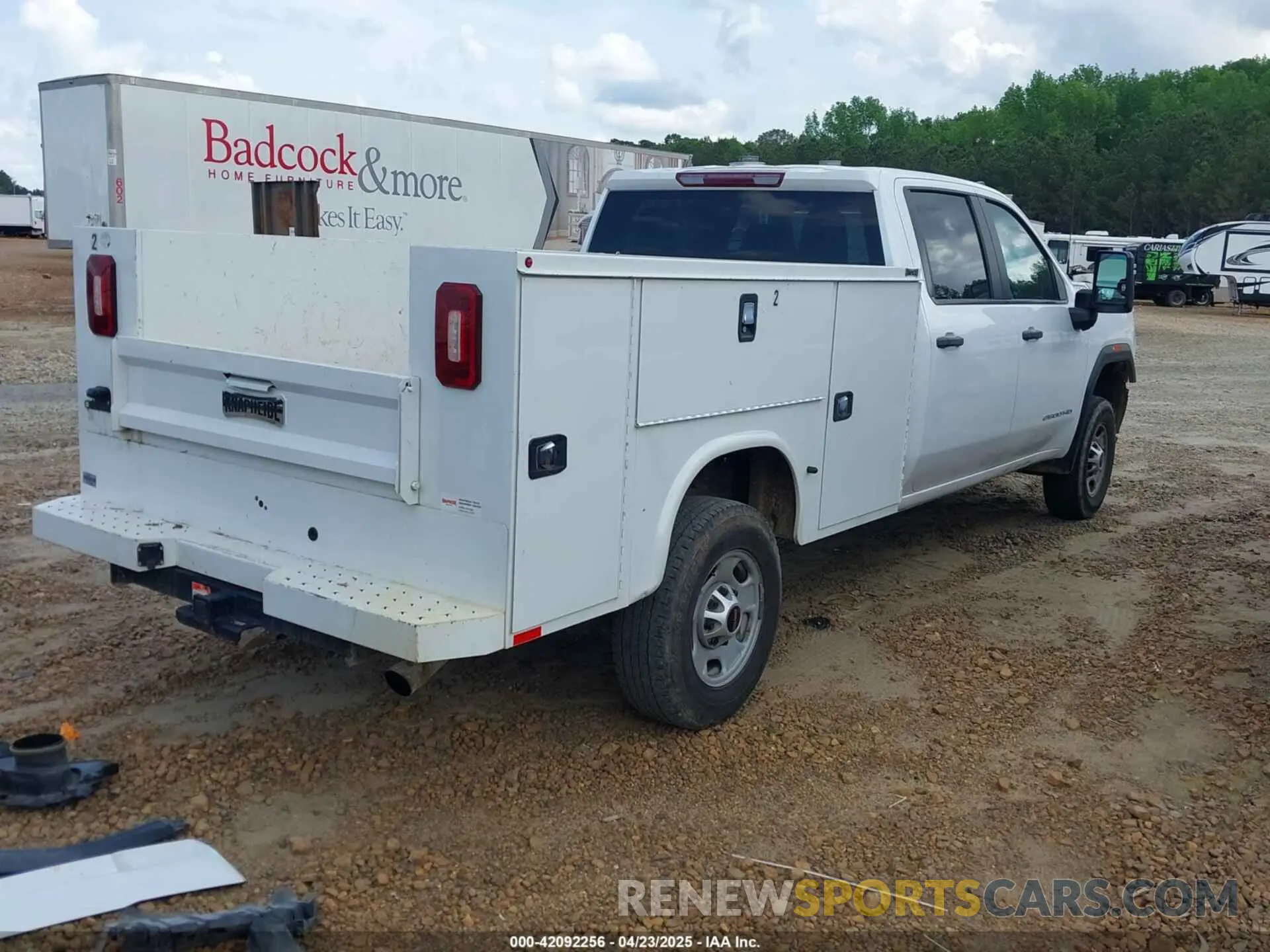 4 Photograph of a damaged car 1GD18LE79PF187634 GMC SIERRA 2500HD 2023