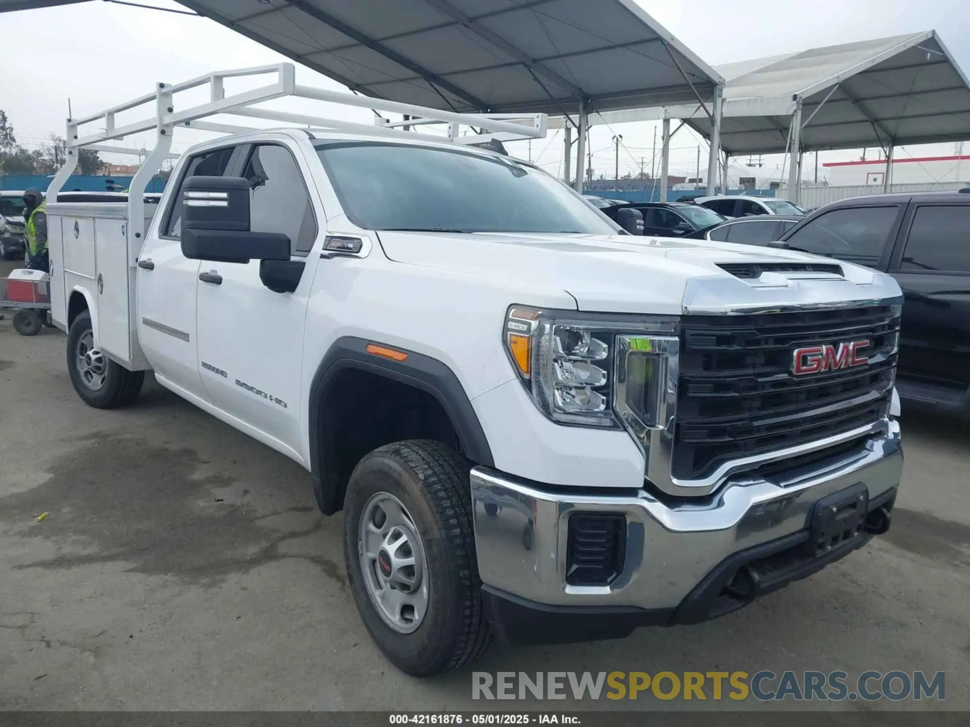 1 Photograph of a damaged car 1GT18LE79PF203383 GMC SIERRA 2500HD 2023