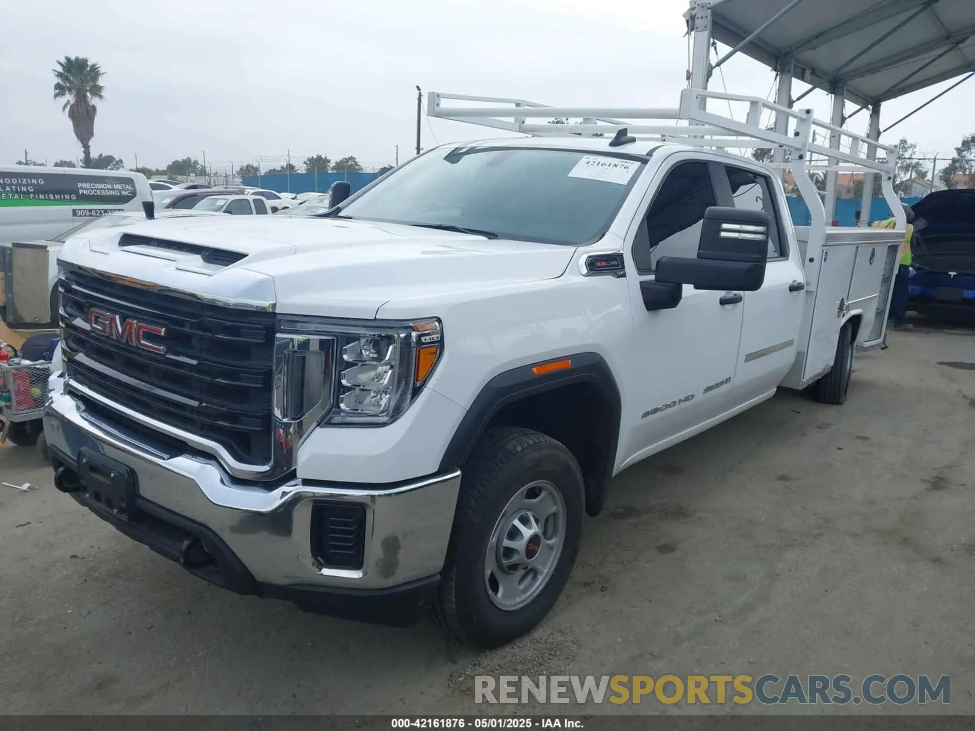 2 Photograph of a damaged car 1GT18LE79PF203383 GMC SIERRA 2500HD 2023
