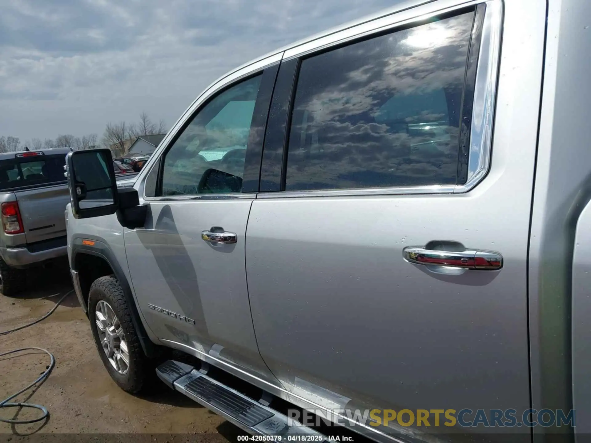 14 Photograph of a damaged car 1GT49NE77PF146834 GMC SIERRA 2500HD 2023