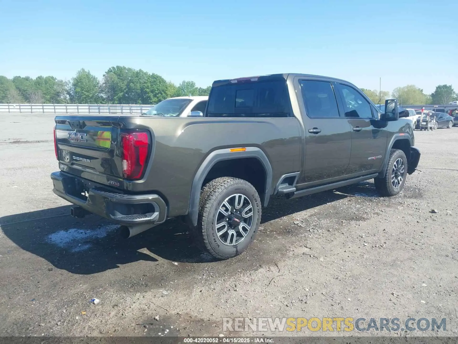 4 Photograph of a damaged car 1GT49PEY0PF166315 GMC SIERRA 2500HD 2023