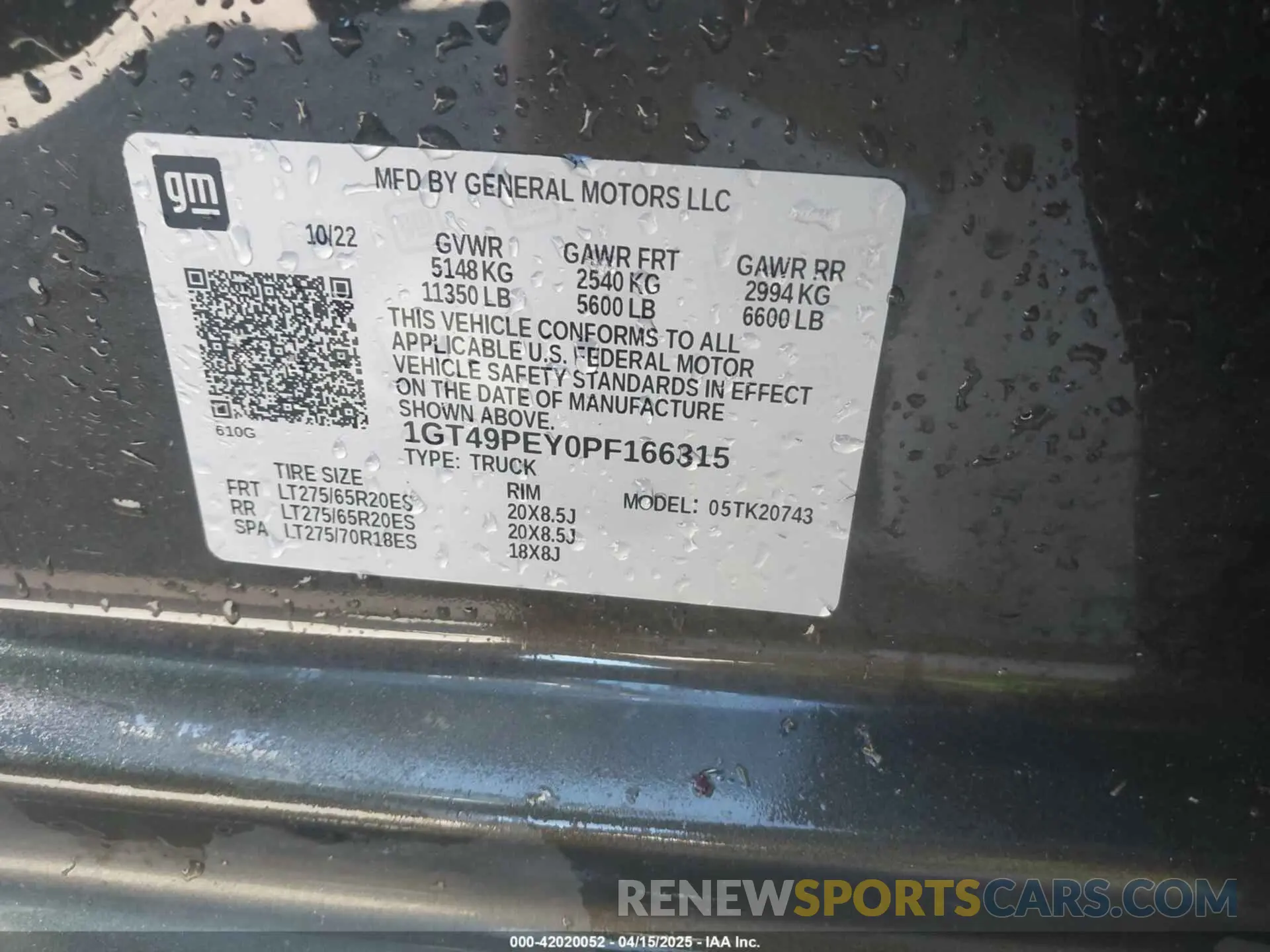8 Photograph of a damaged car 1GT49PEY0PF166315 GMC SIERRA 2500HD 2023