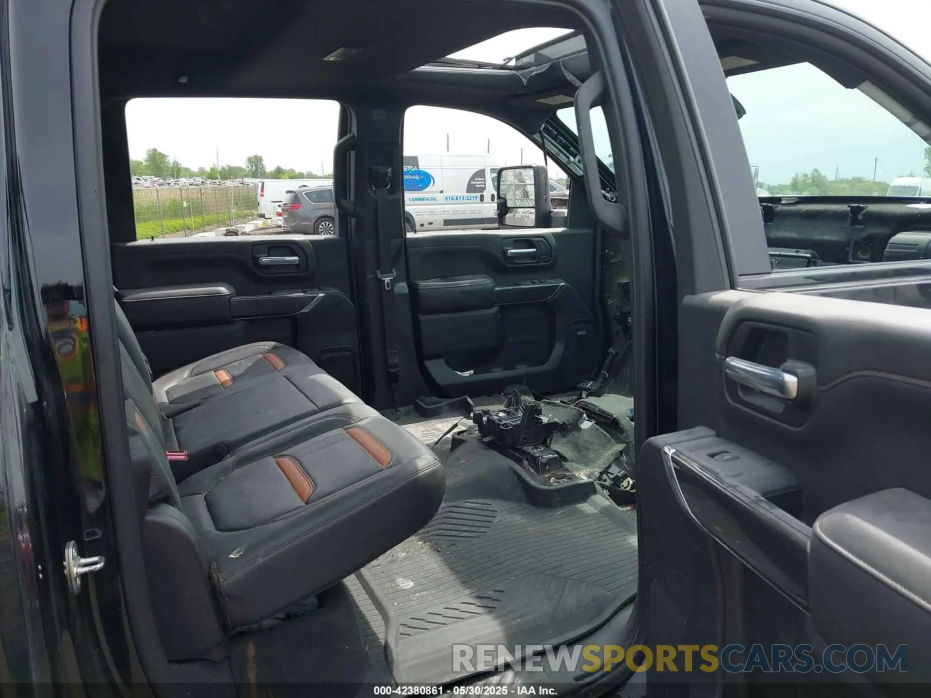 7 Photograph of a damaged car 1GT49PEY0PF223418 GMC SIERRA 2500HD 2023