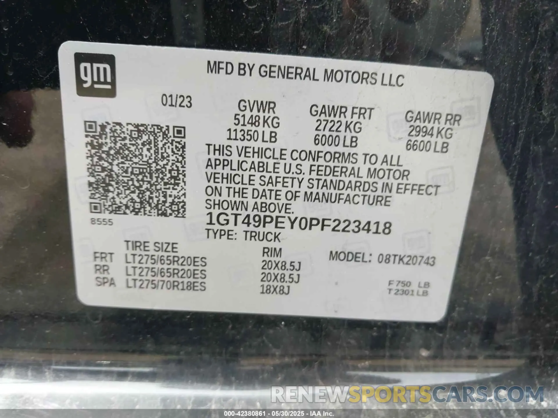 8 Photograph of a damaged car 1GT49PEY0PF223418 GMC SIERRA 2500HD 2023