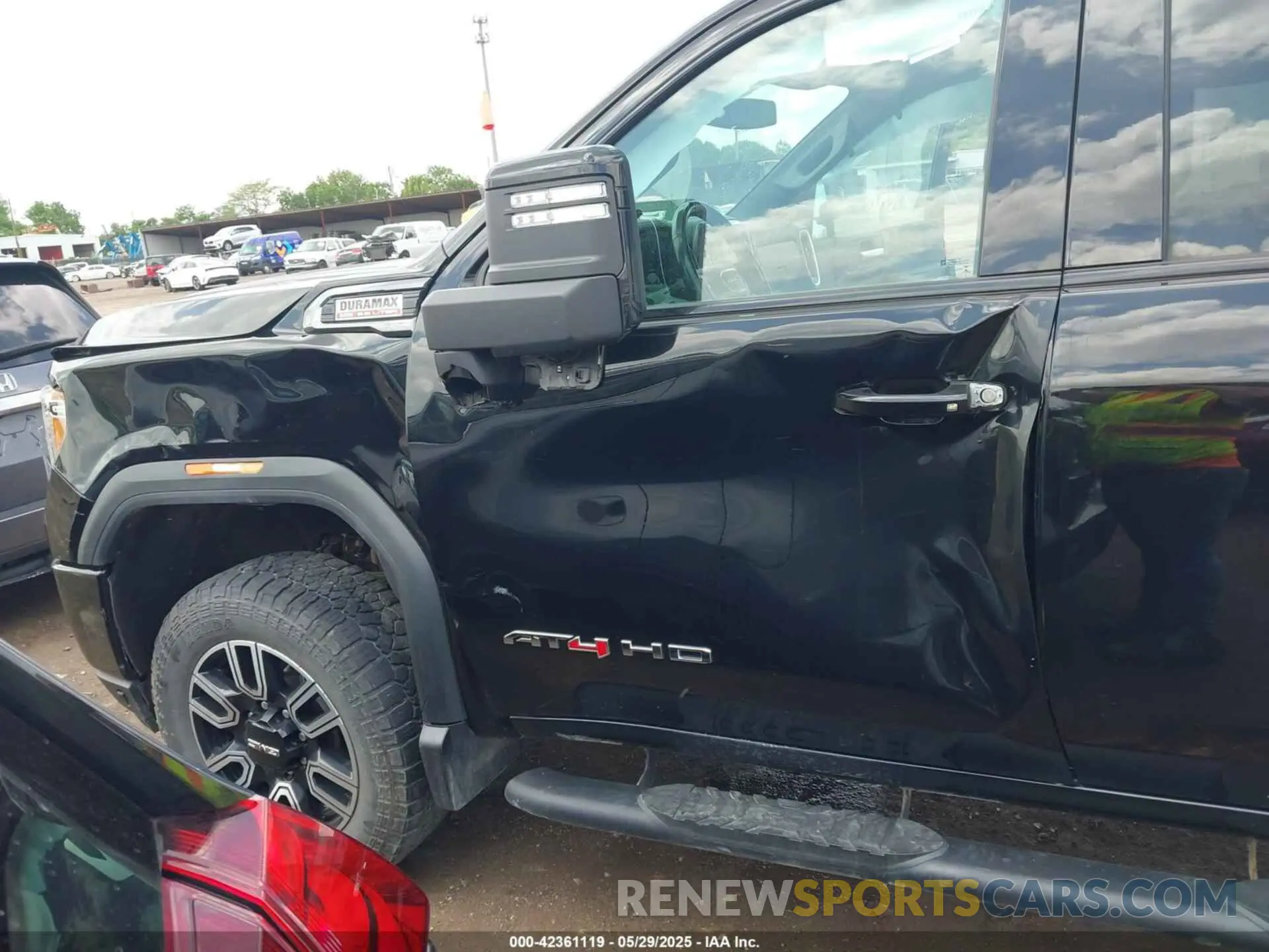11 Photograph of a damaged car 1GT49PEY1PF124851 GMC SIERRA 2500HD 2023